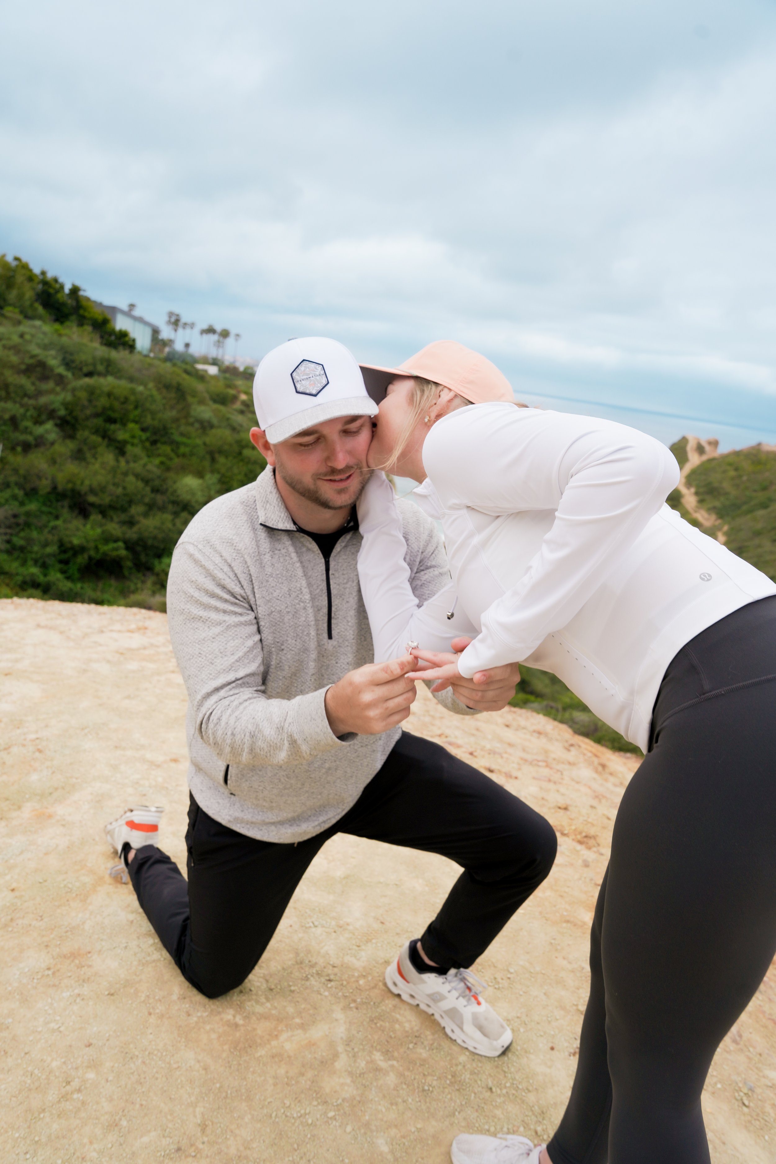 She said yes! 💍 A surprise proposal at Torrey Pines, booked last minute and captured just in time. La Jolla’s golden cliffs, ocean breeze, and pure magic—this moment couldn’t have been more perfect.