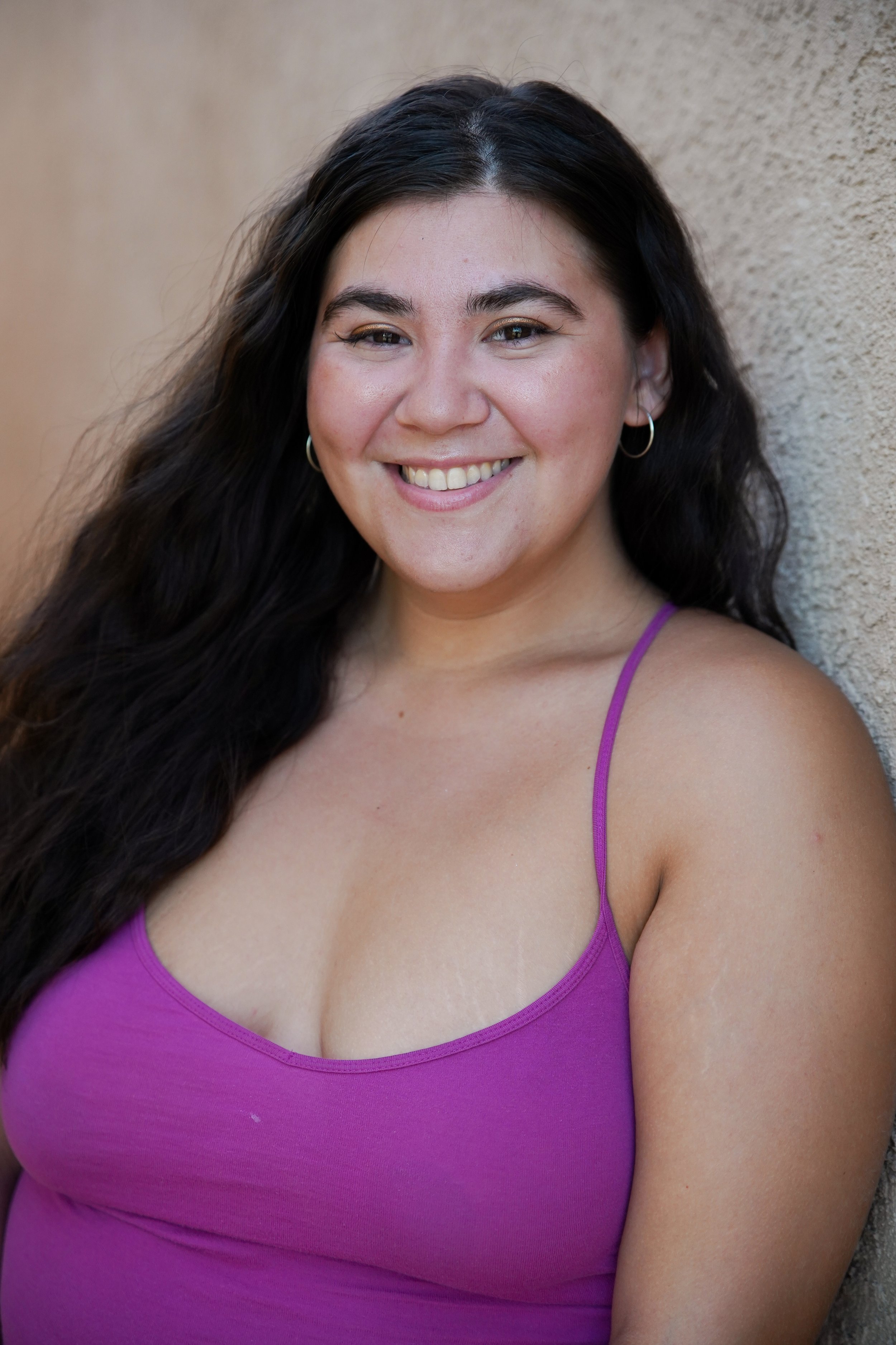 Outdoor headshots in Joshua Tree—natural light, bold backdrops, and confident portraits with a desert vibe.