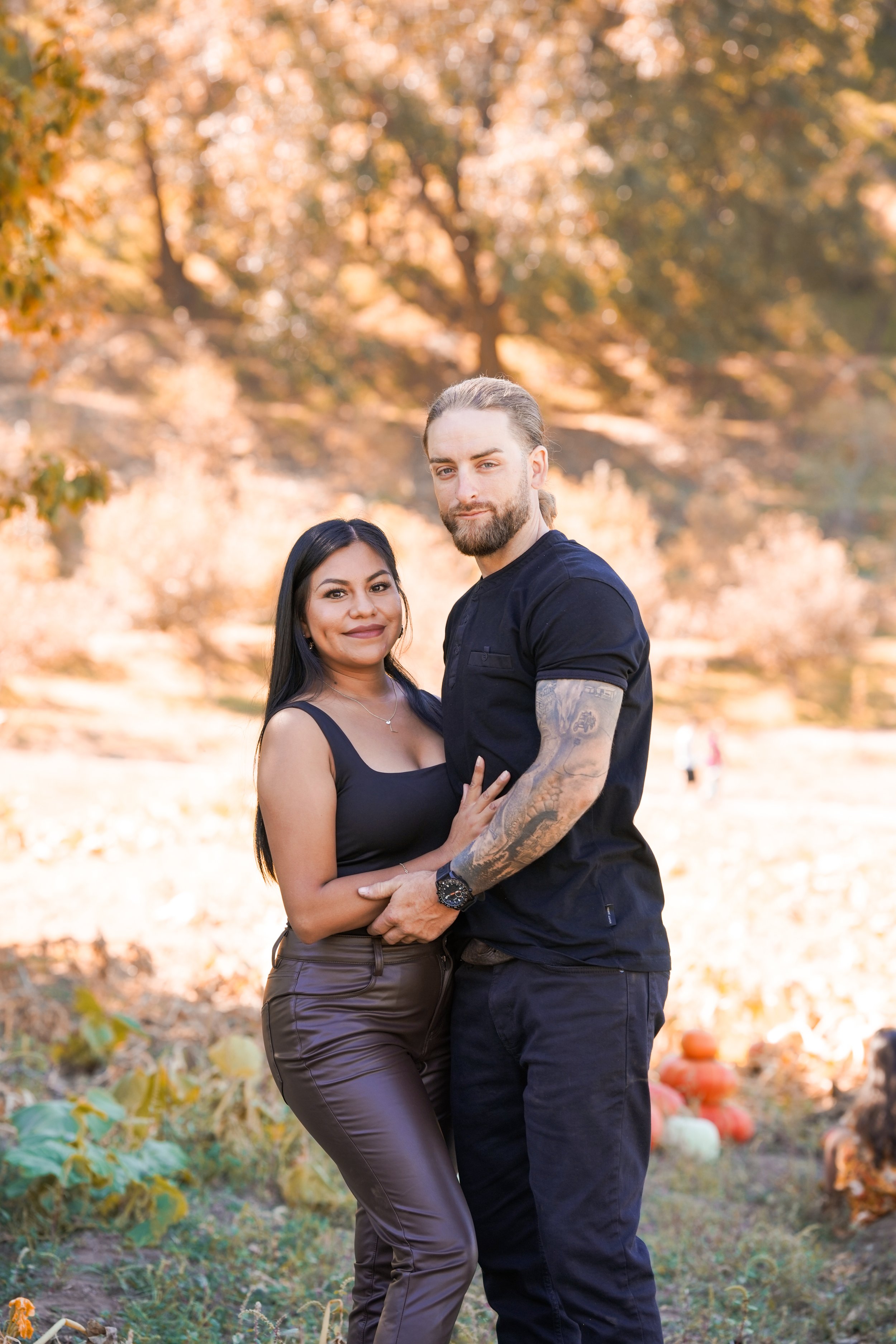 A fun-filled day at the farms in Oak Glen, picking out the perfect pumpkin and making new family memories. The crisp air and autumn vibes made it ideal for heartfelt Oak Glen family photography.