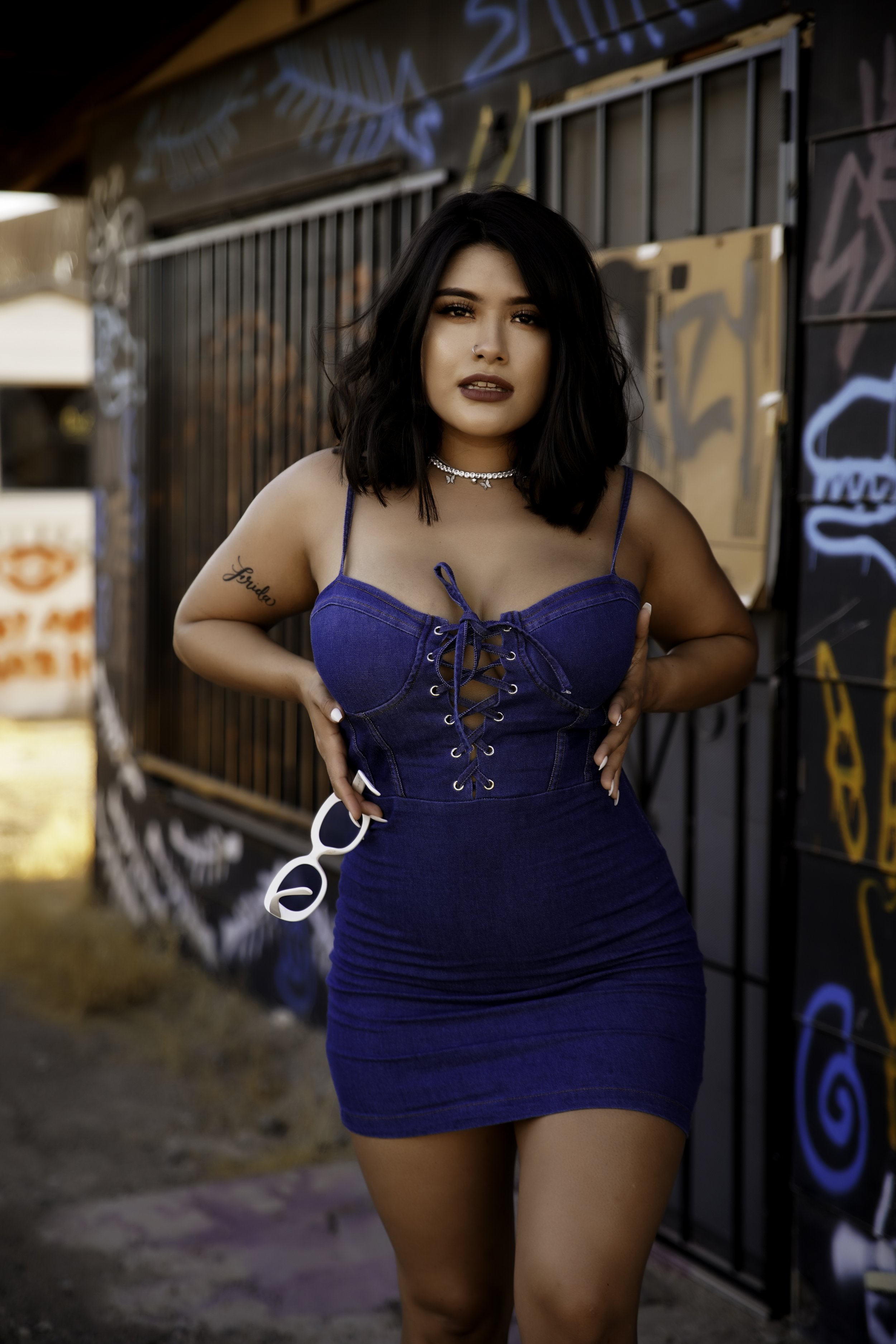 Creative portrait photography at Bombay Beach, Salton Sea, with Jess—bold colors, artistic framing, and surreal desert vibes. A dream location for unique Salton Sea photography and expressive Bombay Beach portraits.