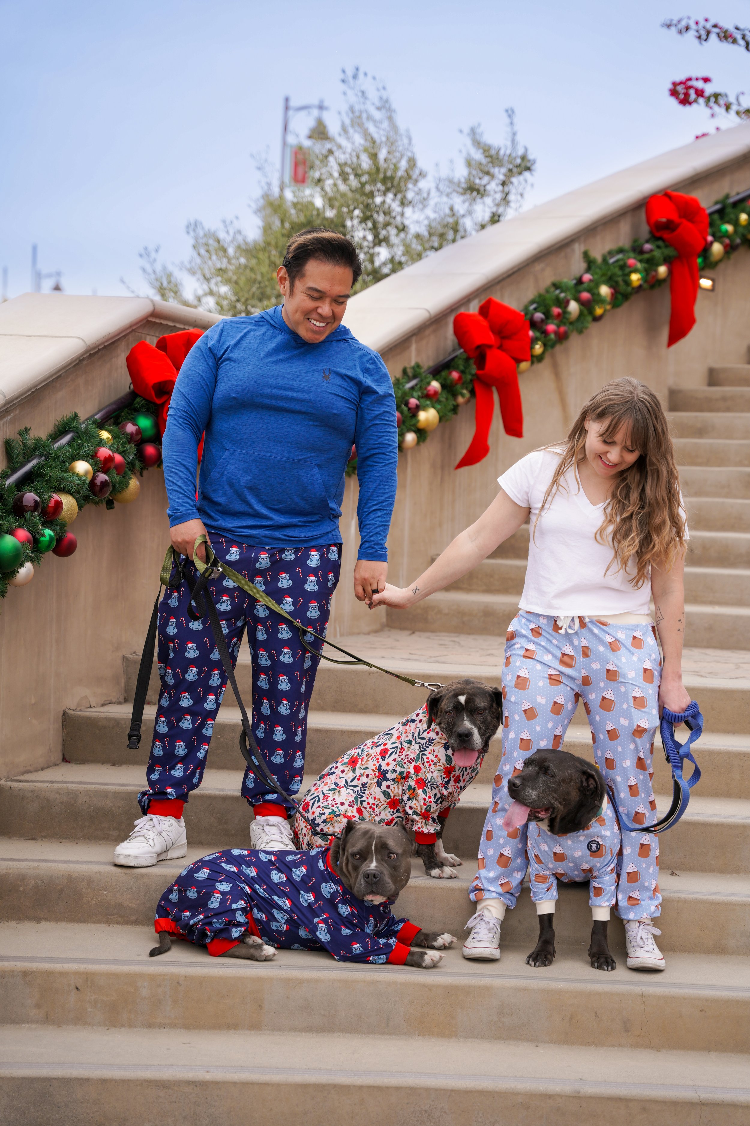 Holiday memories made at Europa Village Winery in Temecula! This beautiful family photoshoot featured cozy moments, vineyard charm, and their three adorable fur babies—capturing the joy of the season in one of Southern California’s most scenic wine c