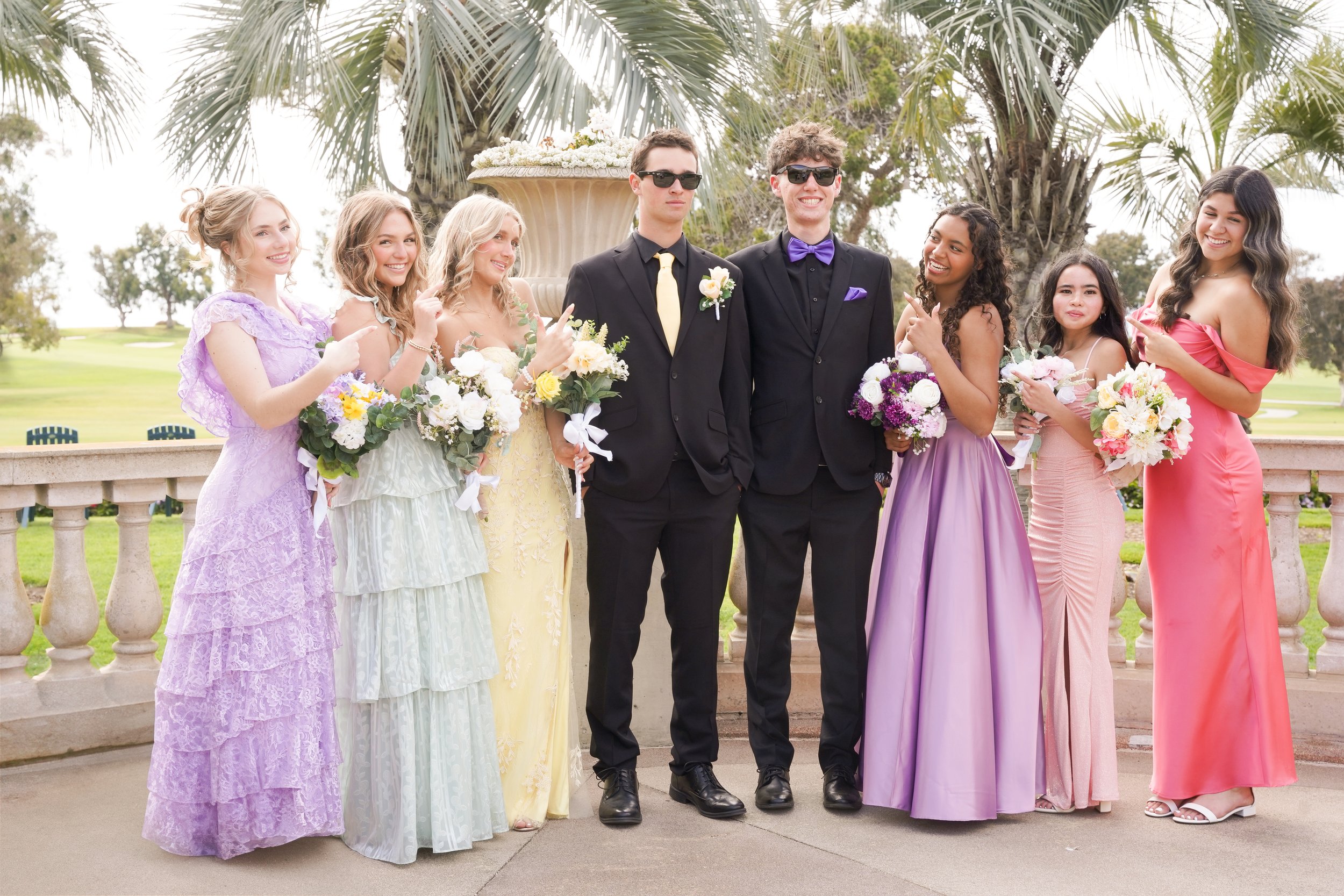 A group of friends, dressed to the nines and ready to make memories that last a lifetime—this prom photography session in La Jolla, San Diego captured all the laughter, style, and joy of a night they’ll never forget.
