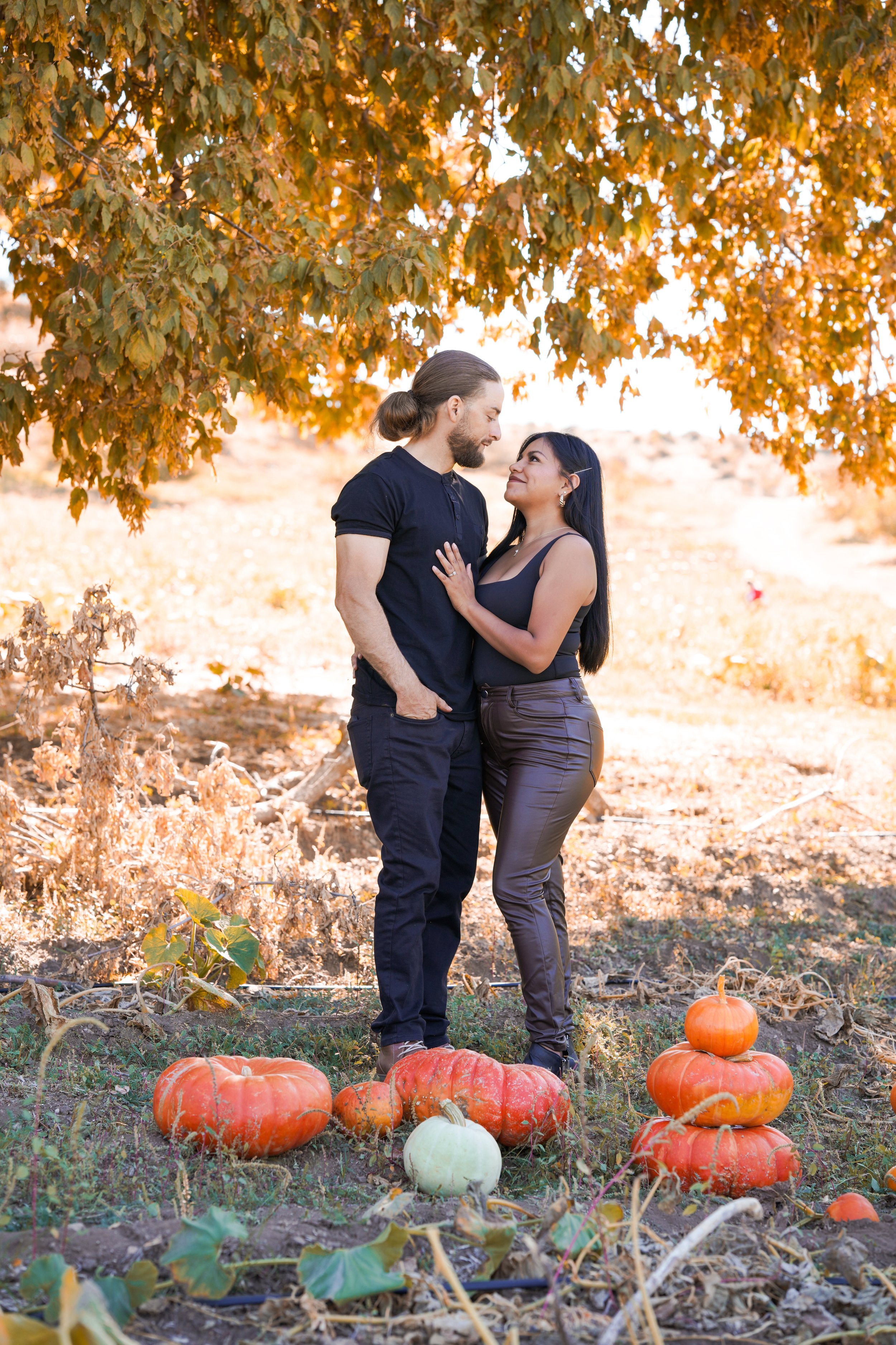 Family and children photography in Oak Glen, Yucaipa—blowing out the background to beautifully highlight your little ones. Soft light, pure joy, and heartfelt moments captured with focus on what matters most.