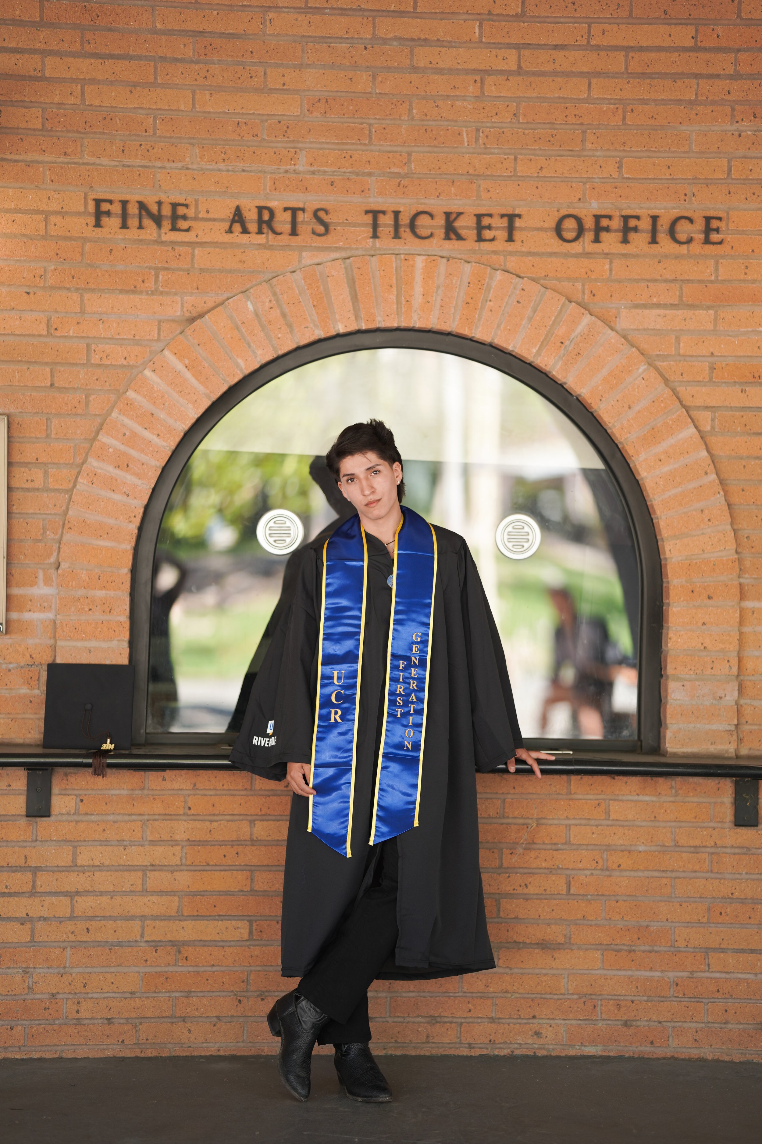 Graduation photography in Riverside, CA for UCR grads—celebrating new chapters, big dreams, and unforgettable memories with timeless grad portraits.