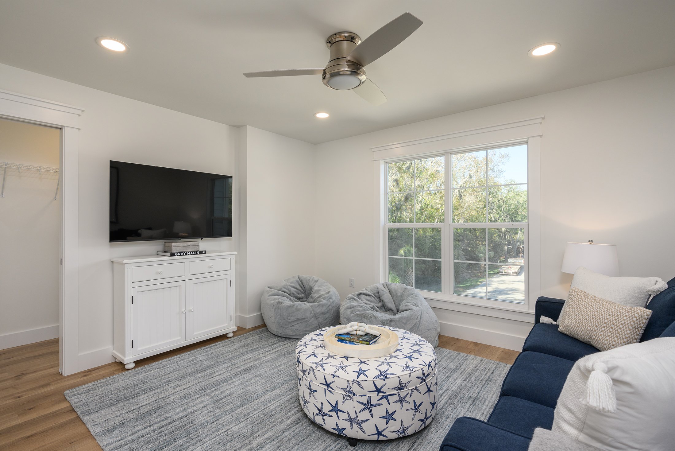 Bedroom/sitting room