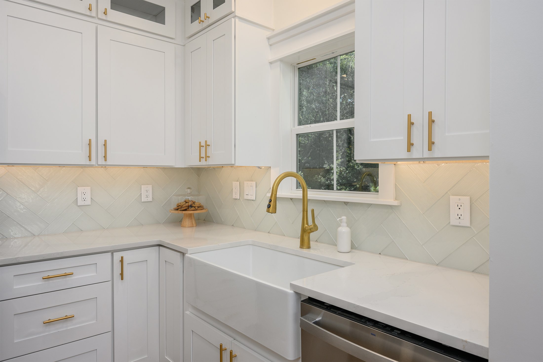 Kitchen hardware