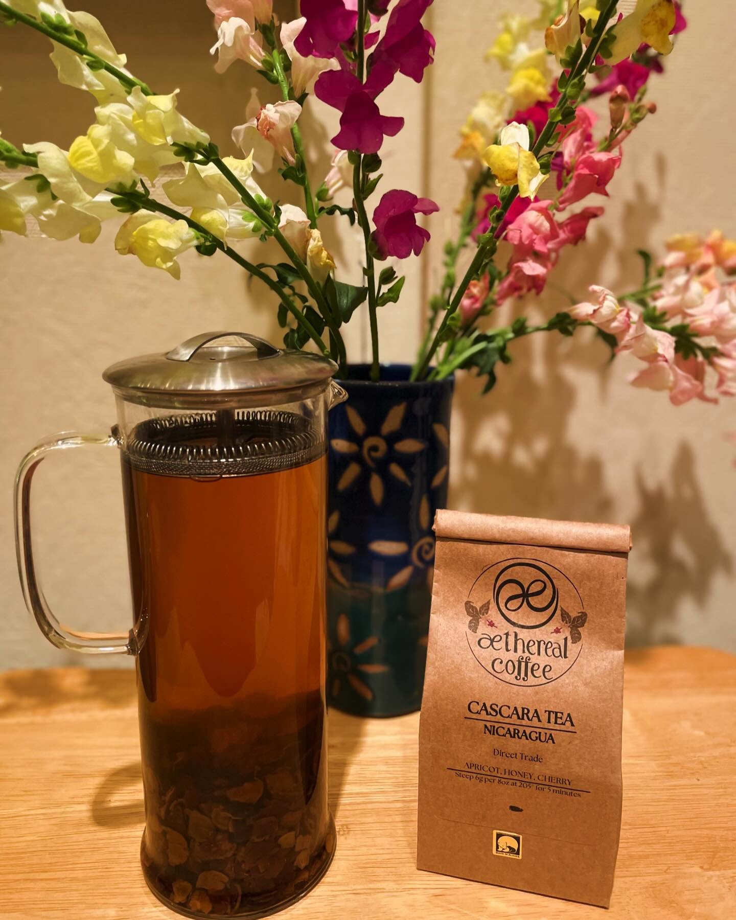 Have you wanted to try our Cascara Coffee Cherry Tea? 🫖 🍒

Now is your chance as we are sampling it at the Alaska State Fair! This is the last weekend of the fair, so come on by and give it a taste!

P.S. It tastes nothing like coffee!

This tea is