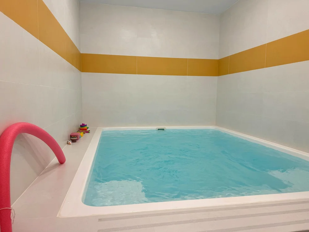 Piscina terapéutica de hidroterapia infantil en Palma