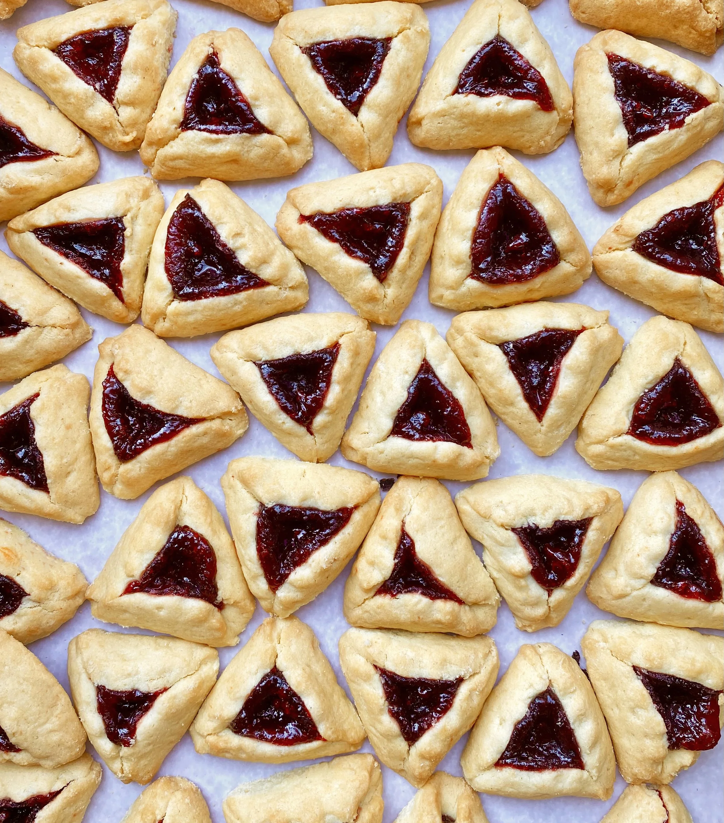 raspberry hamantaschen overhead_01.jpg
