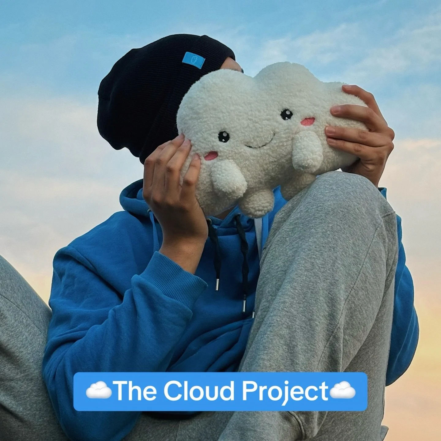 Something small you can carry&hellip;
or something soft you can hold onto ☁️

For the days that feel a little heavier
a reminder that brighter skies are always possible 💙

#cozyvibes #smalljoys #comfort #softliving #clouds