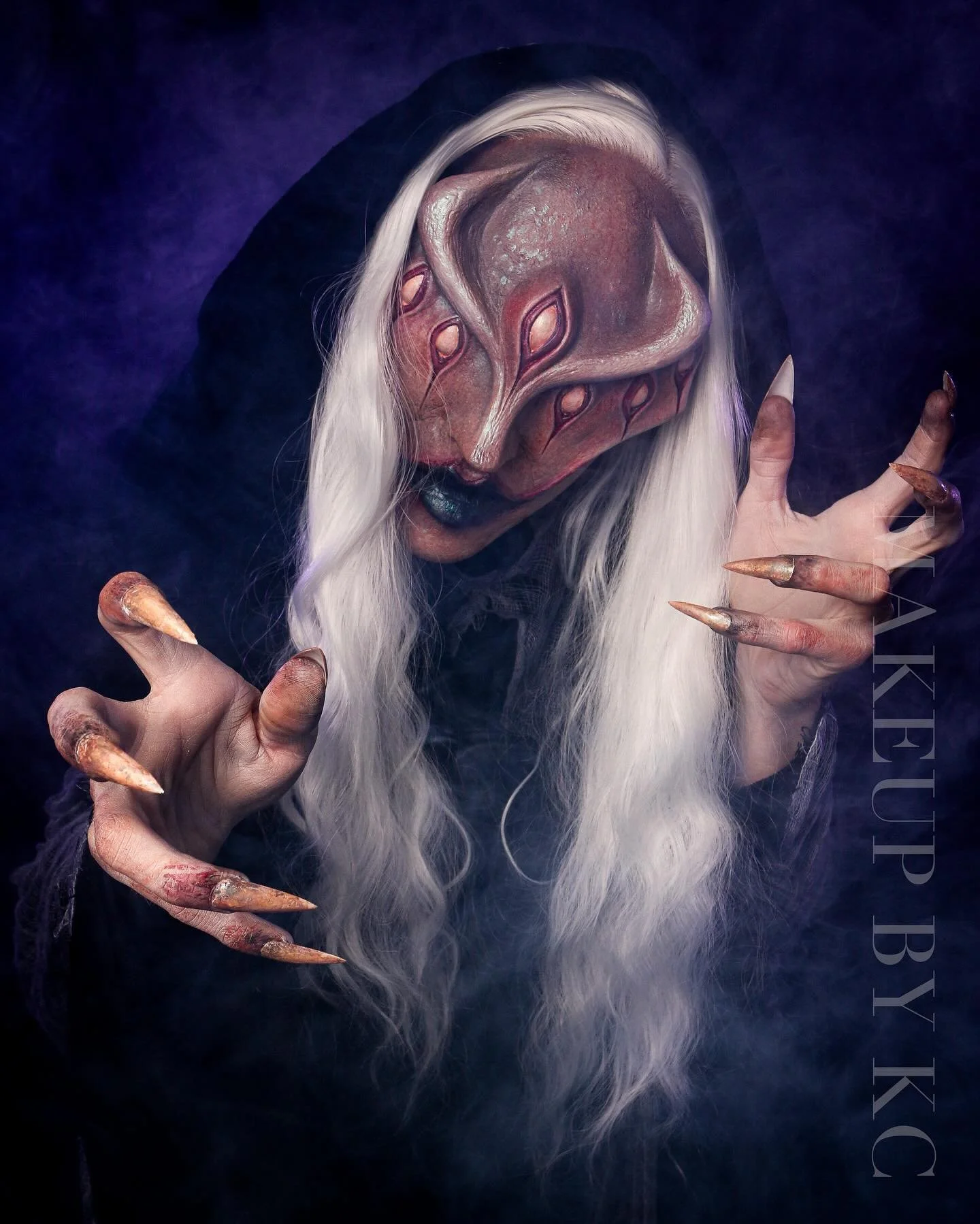The all seeing monster in the shadows

Model: @macamato 

#sfxmakeup #sfx #makeup #halloween #makeupartist #sfxmakeupartist #mua #halloweenmakeup #fantasy #fantasymakeup #specialeffectsmakeup #horror #sfxmua #fxmakeup #sfxartist #specialeffects #cosp