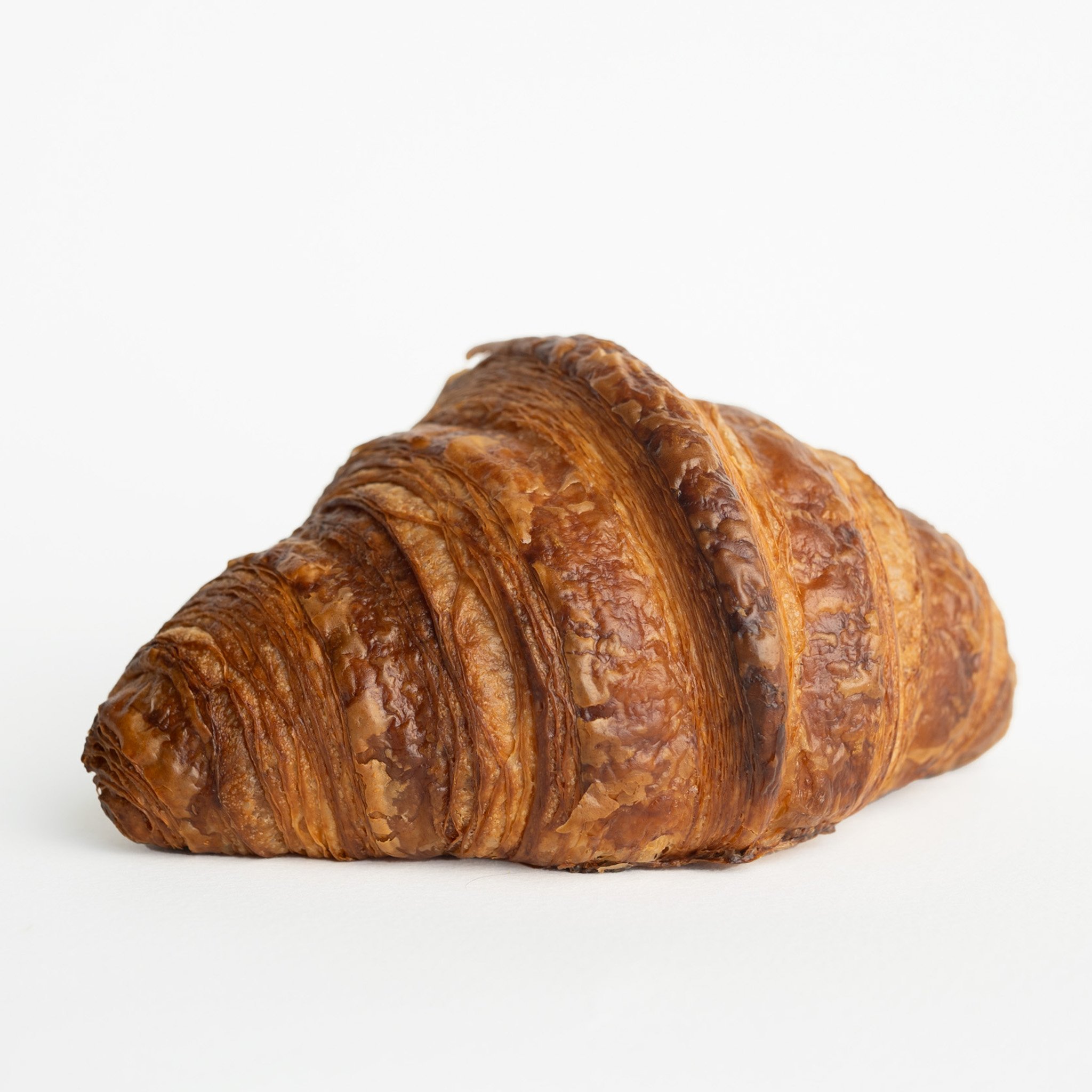 BUTTER CROISSANT
Classic buttery and flaky.
INGREDIENTS: white wheat flour, water, yeast, butter, sugar, salt, eggs wash