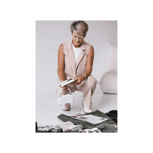 A gif of Holly Taylor's, spray tan artist in Alabama, brand photos for her spray tan business.