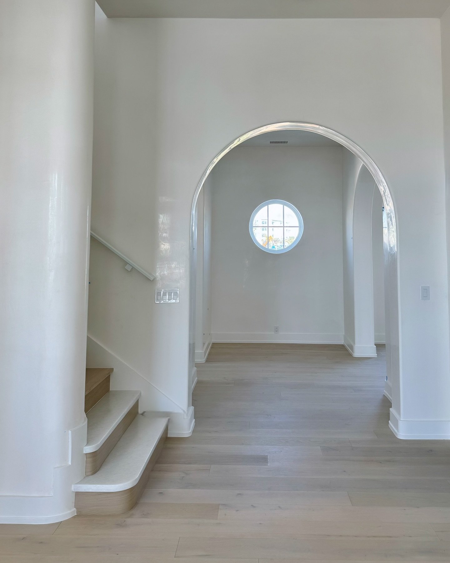 Monday site visits through Alys Beach. We can&rsquo;t wait to share more of this beauty when it&rsquo;s finished. 🤍

#chanceyinteriordesign #chanceyarchitecture #alysbeach #alysbeachfl #alysbeachrealestate #customhomes #newbuild #interiordesign #int