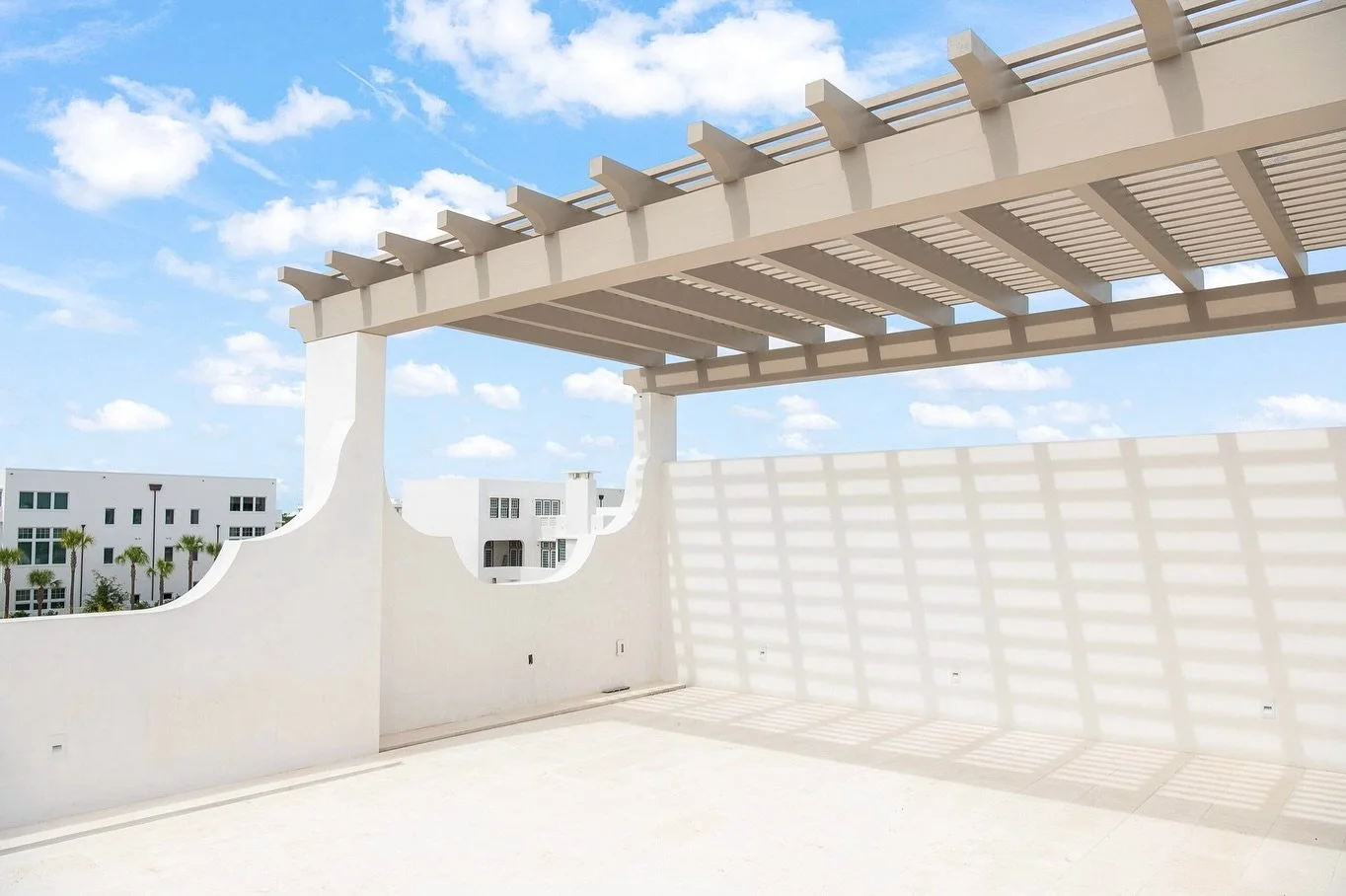 Lines that form and create a unique perspective. Where architecture meets those Florida blue skies. 

Architecture: @chanceyarchitecture 
Interior Design: @chanceyinteriordesign 
Construction: @arkongroupinc 

#chanceyarchitecture #chanceyinteriordes