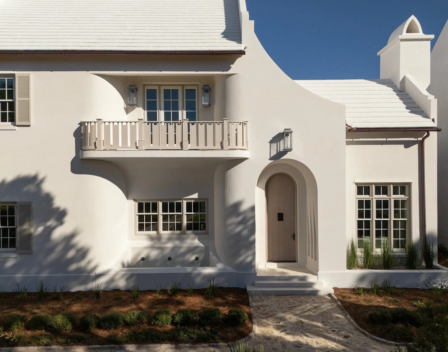 During the holiday season, we find ourselves reflecting on one of the most import things surrounding our work; creating spaces for loved ones to gather to cherish memories. We wish that for you and yours this season. ✨

Photography: @jack.gardner.pho