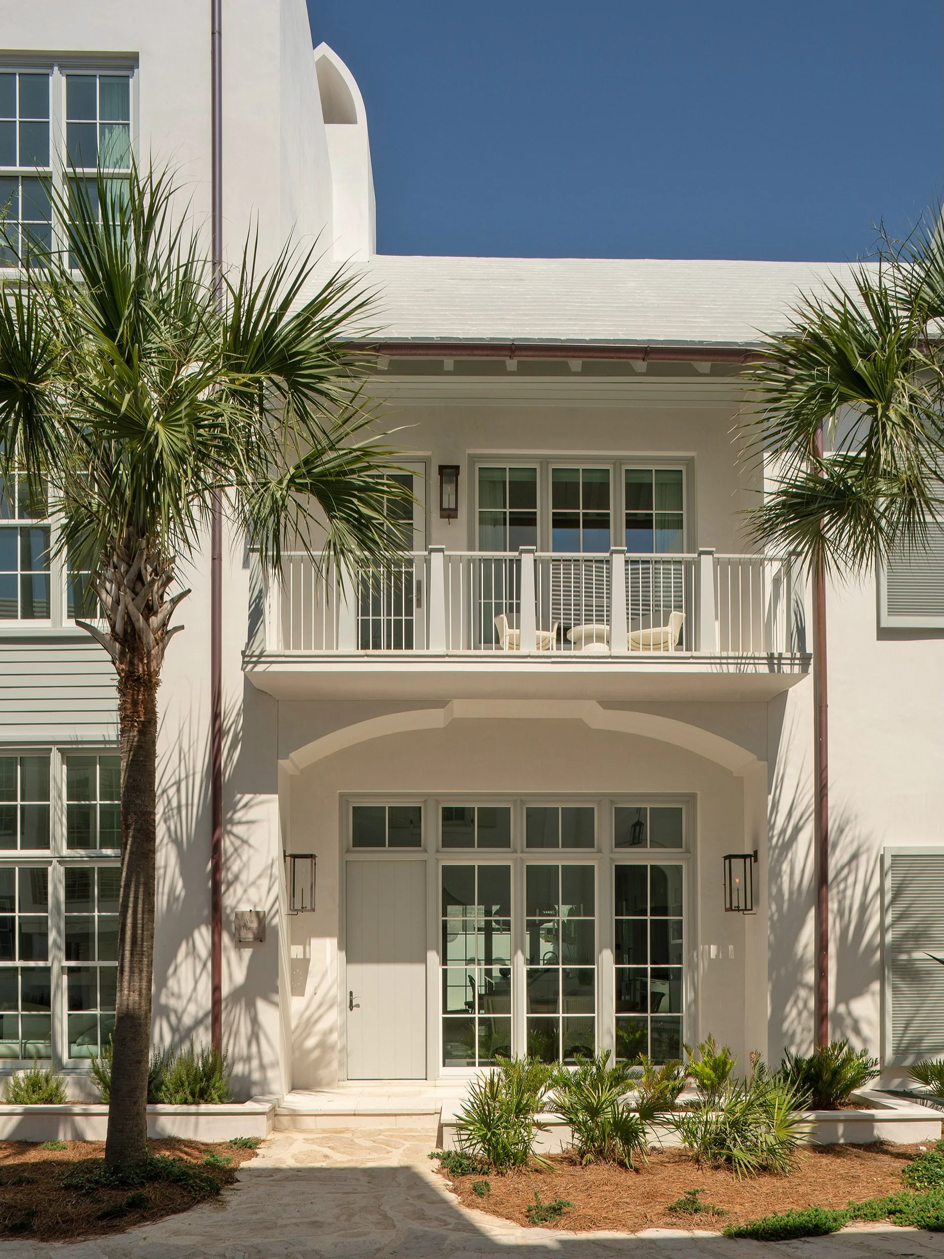 Exterior details of Vue Tortue. 

Architecture: @chanceyarchitecture 
Interior Design: @chanceyinteriordesign 
Developer: @chanceydevelopment 
Builder: @arkongroupinc 
Photography: @jack.gardner.photographer 

#exteriordetails #residentialarchitectur