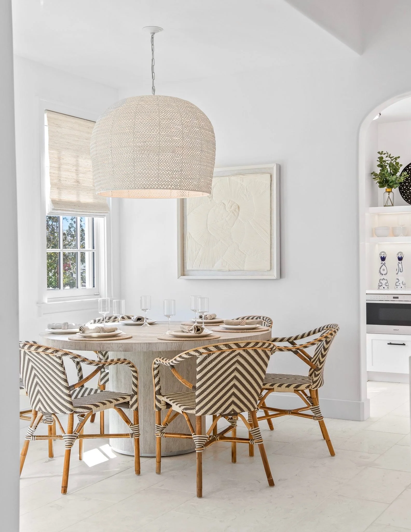 Starting the week in good company. A sun-filled breakfast nook made for lingering over breakfast, slow afternoons, and easy conversation. 

#breakfastnook #kitchendesign #kitcheninspiration #breakfasttable #coastalinteriors
