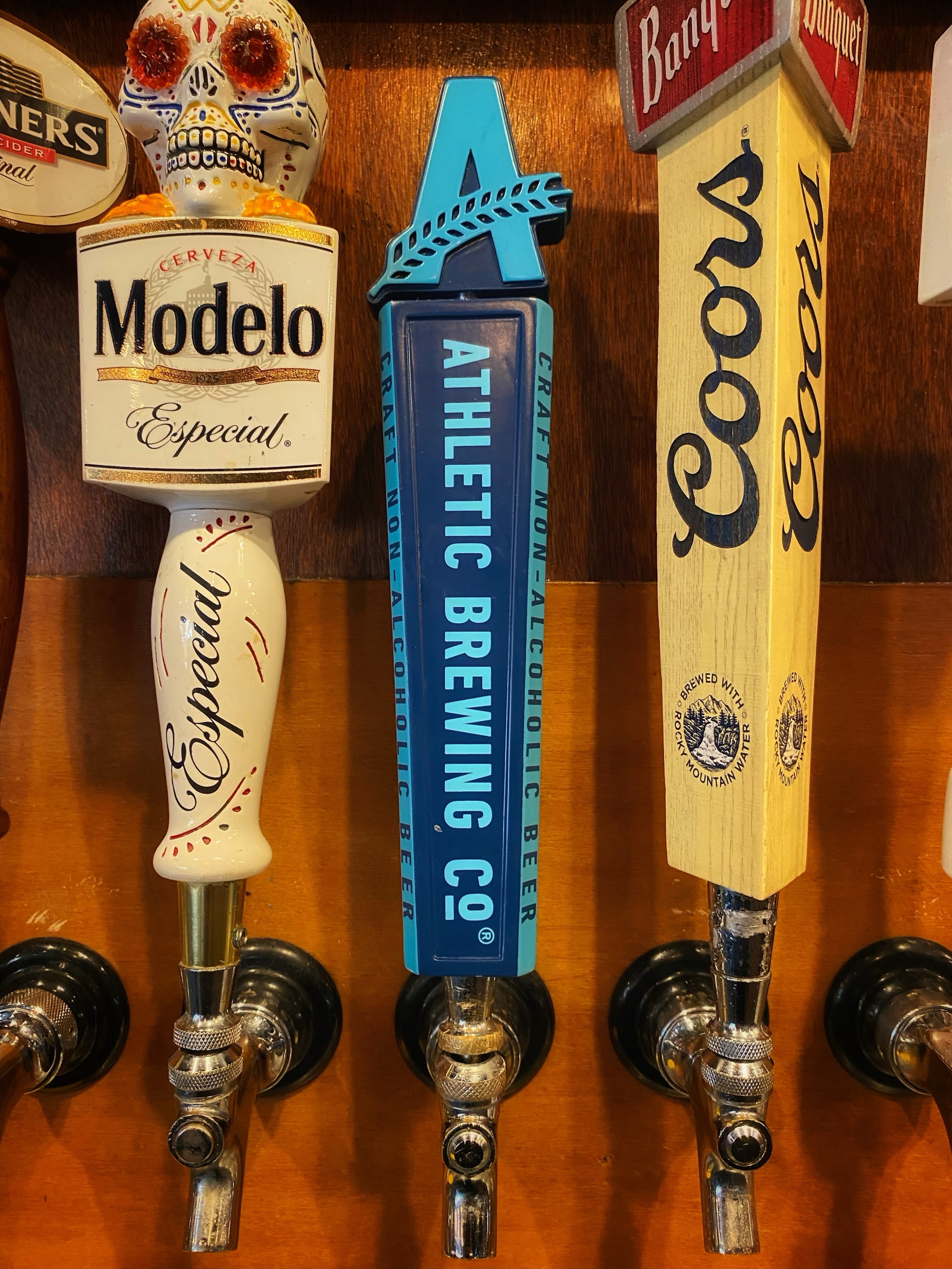 🍺 Fun fact: we have a delicious non-alcoholic beer on tap.

Meet Athletic Run Wild, a seriously good NA IPA for anyone who wants the flavor and that incredible pint-in-hand feeling without going full send.

It&rsquo;s crisp, hoppy, refreshing, and p