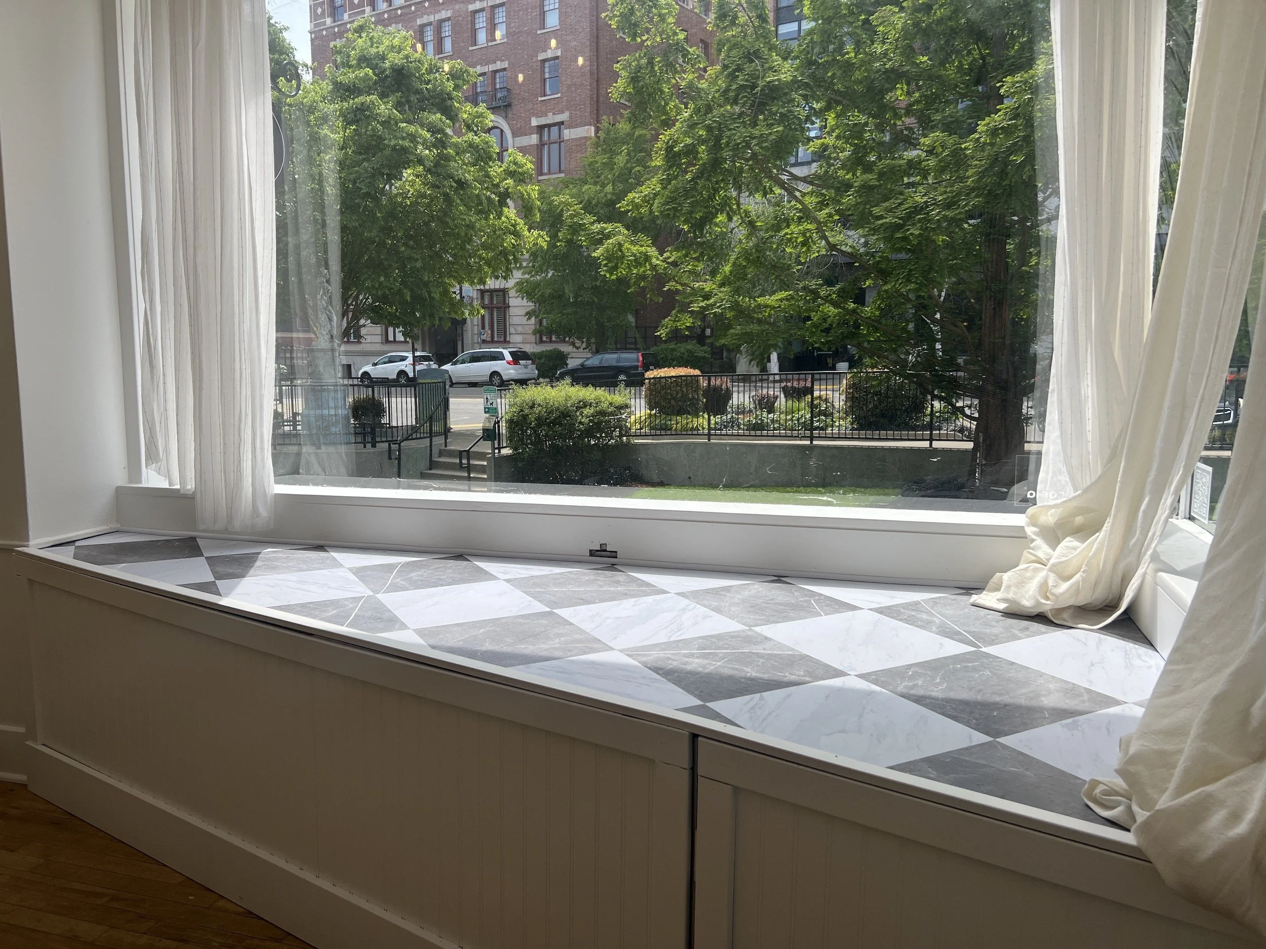 remove cushion for marbled tabletop