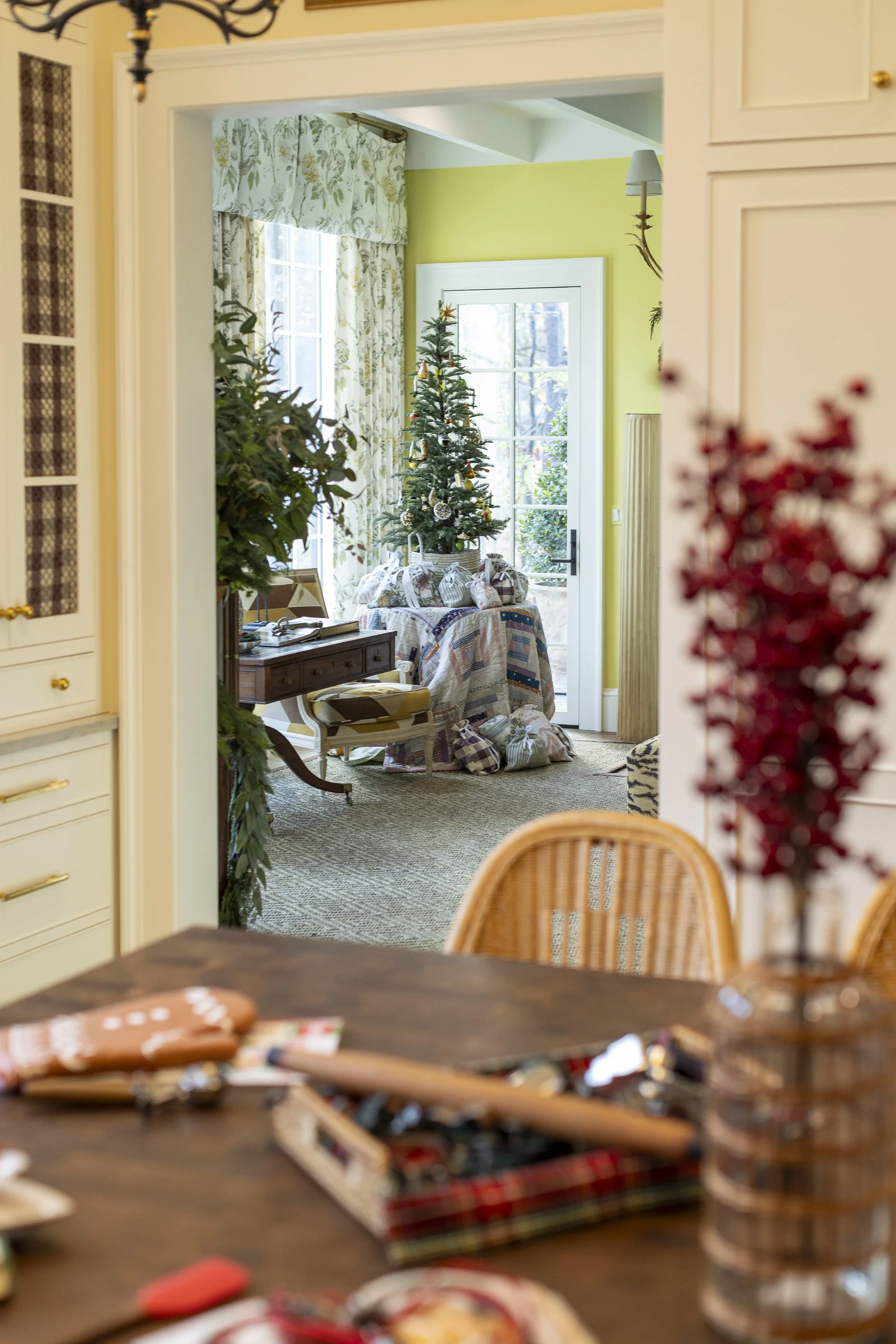 Capturing modern Southern style with a holiday twist.