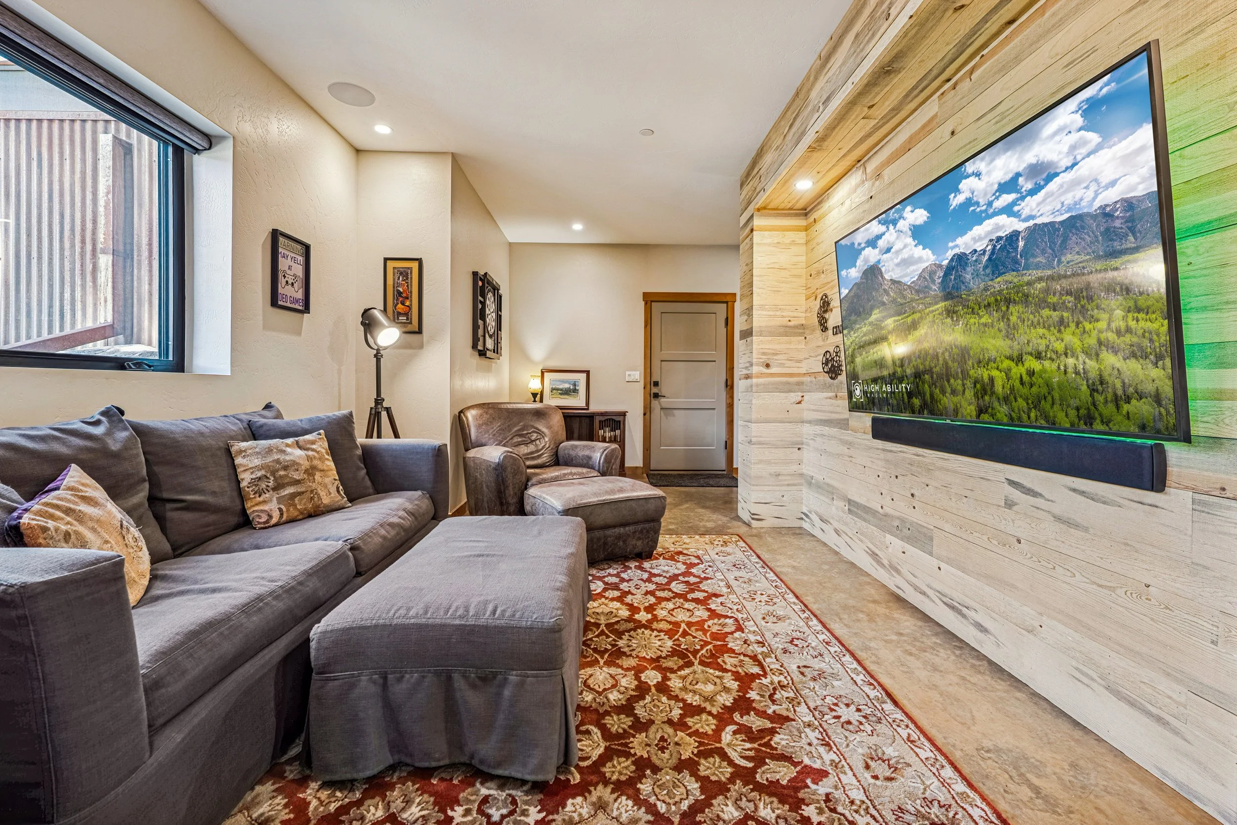 46-print-1022 Twin Buttes Ave -46.jpg