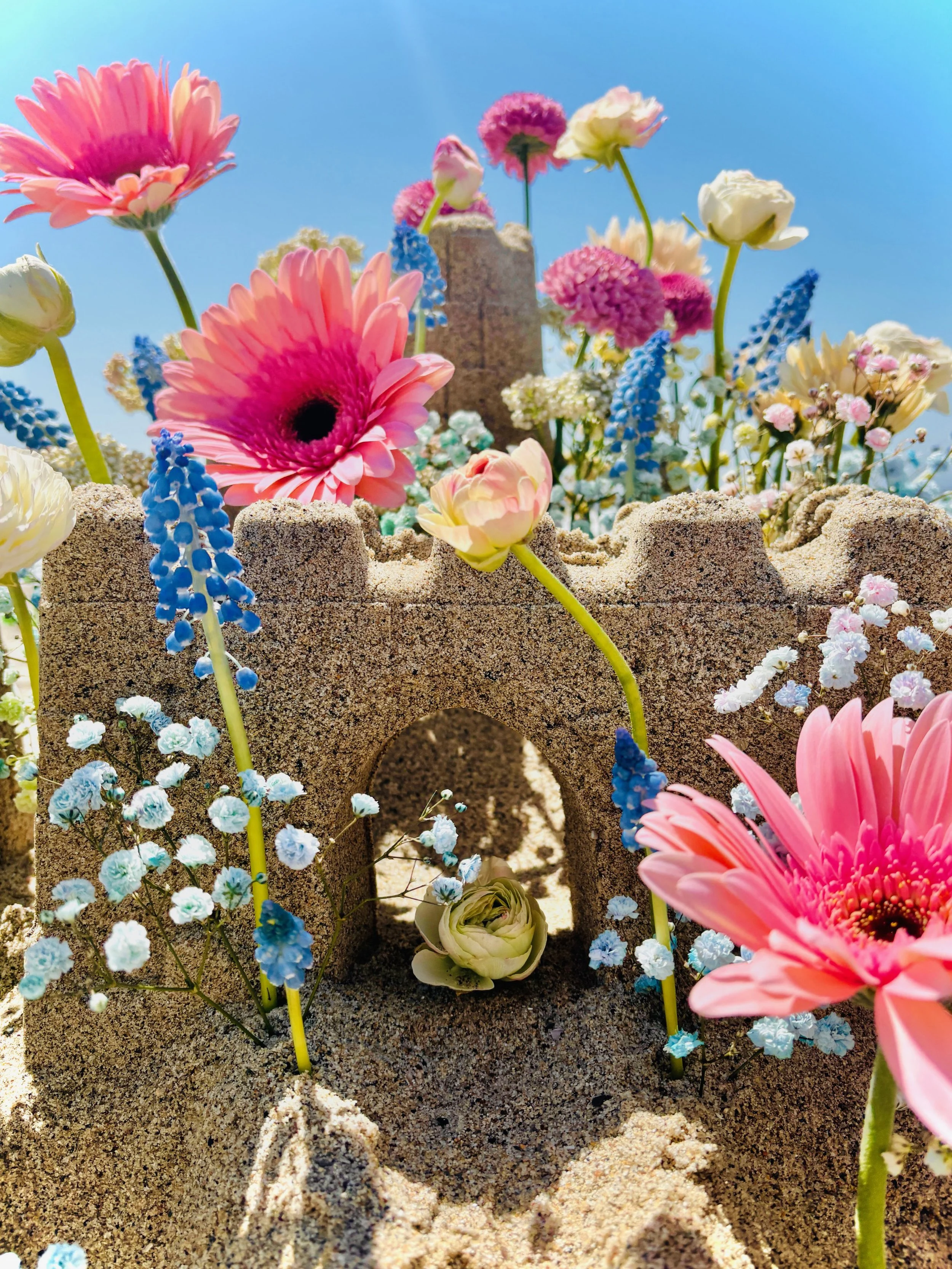 Flower-Bomb Sandcastle Build