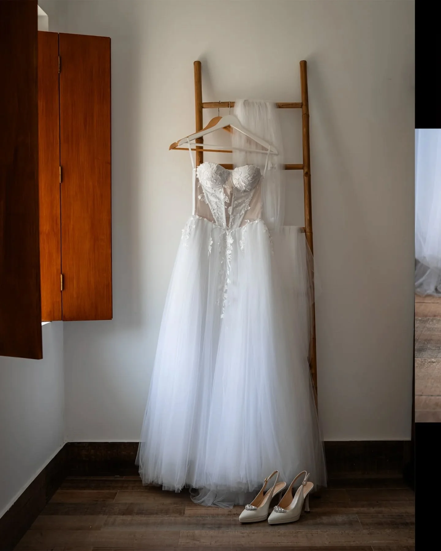 A fechar o m&ecirc;s de Maio, fotografei o meu primeiro casamento do ano &mdash; o da Lara e do Jo&atilde;o.
Foi um dia bonito!

Tive comigo a @barbarasimoesnunes, e o @franciscomaia.view esteve a filmar com o @jcaminata03