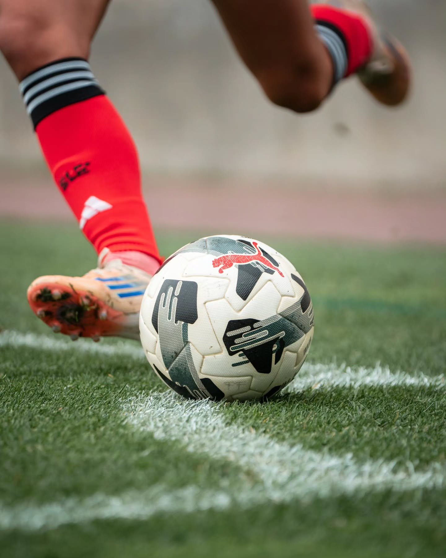 Geek/nerd post:
Para qu&ecirc; 61 megapixels? Para fazer um crop de 67% e, mesmo assim, ainda ter resolu&ccedil;&atilde;o suficiente para apanhar estes detalhes insignificantes (fotos 2-3)
#sonya7rv @sony.portugal #footballphotography