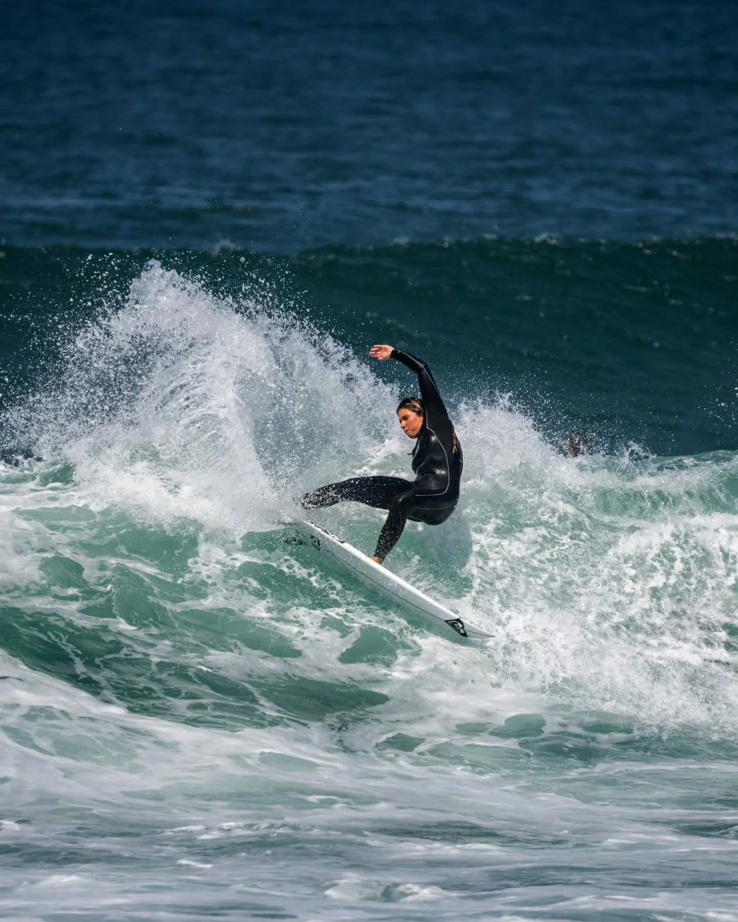 Look who&rsquo;s back in town.. Kika Veselko a apanhar ondas de ver&atilde;o nesta pausa do CT @wsl