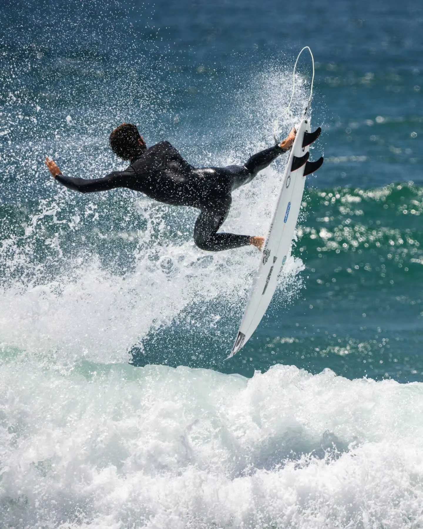 Surf de ver&atilde;o na Costa 🌊
🏄🏻&zwj;♂️ @guigatoribeiro