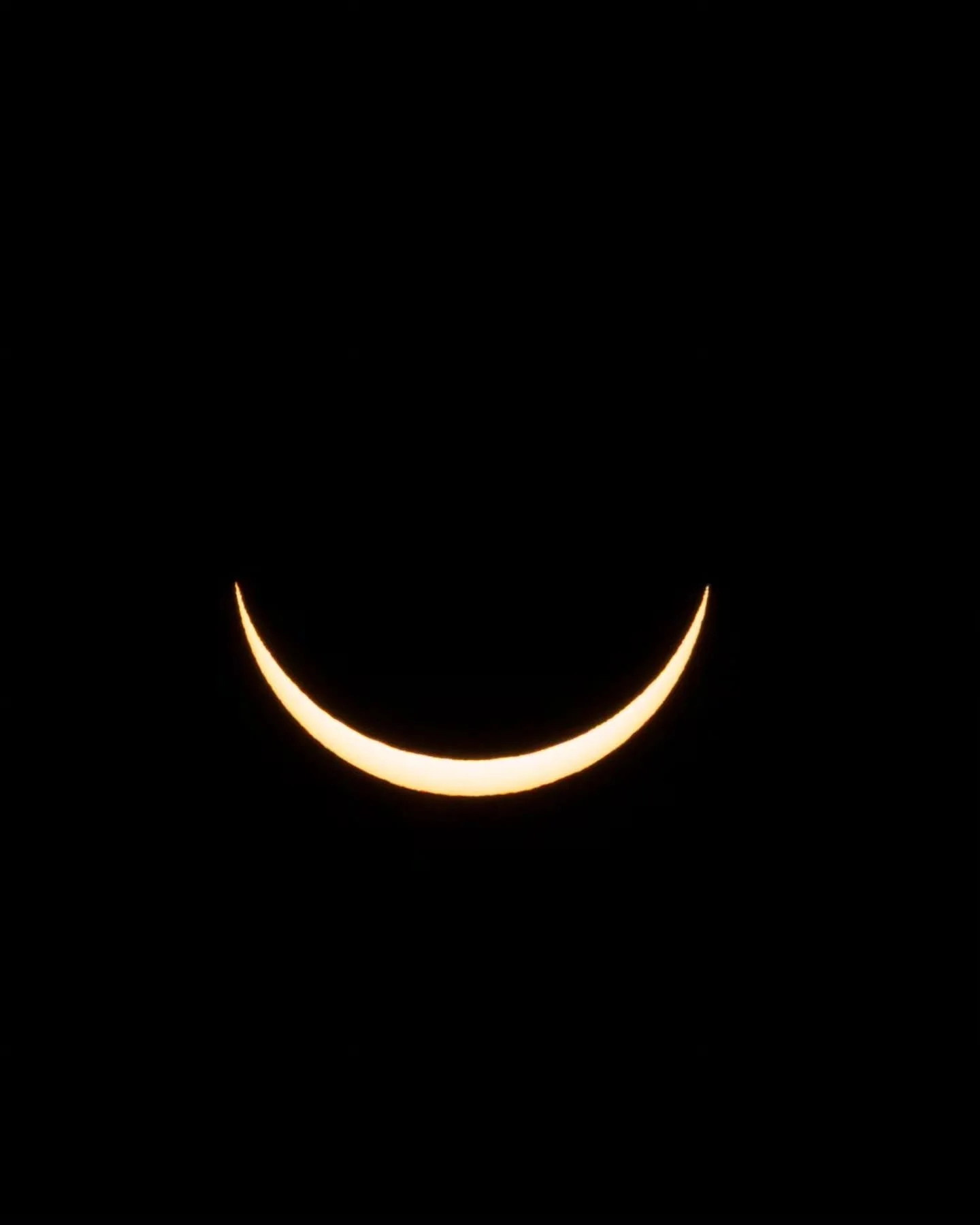 Mais a sul do que a faixa ideal de observa&ccedil;&atilde;o do eclipse solar de 2026, aqui no Algarve o pico aconteceu com 93% de oclus&atilde;o solar.

Deixei o melhor do eclipse para o fim 🍽️