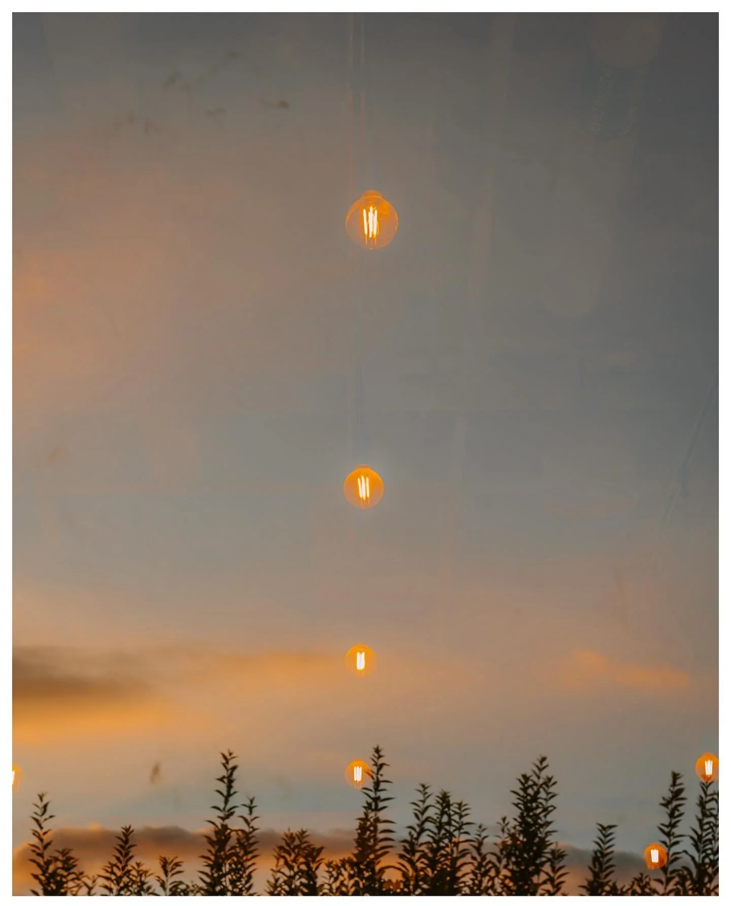 We live in a jar, think the lids the sky.

#reflection #forcedperspective #sky #sony #sigma #photo #photography #opticalwander #danbury #ct #wescon