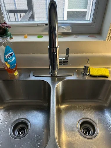 Double kitchen sink and faucet