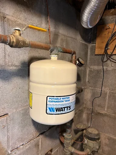 Expansion tank and piping
