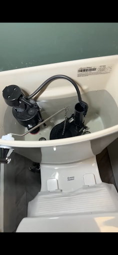 Toilet tank assembly