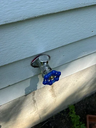 Exterior hose faucet