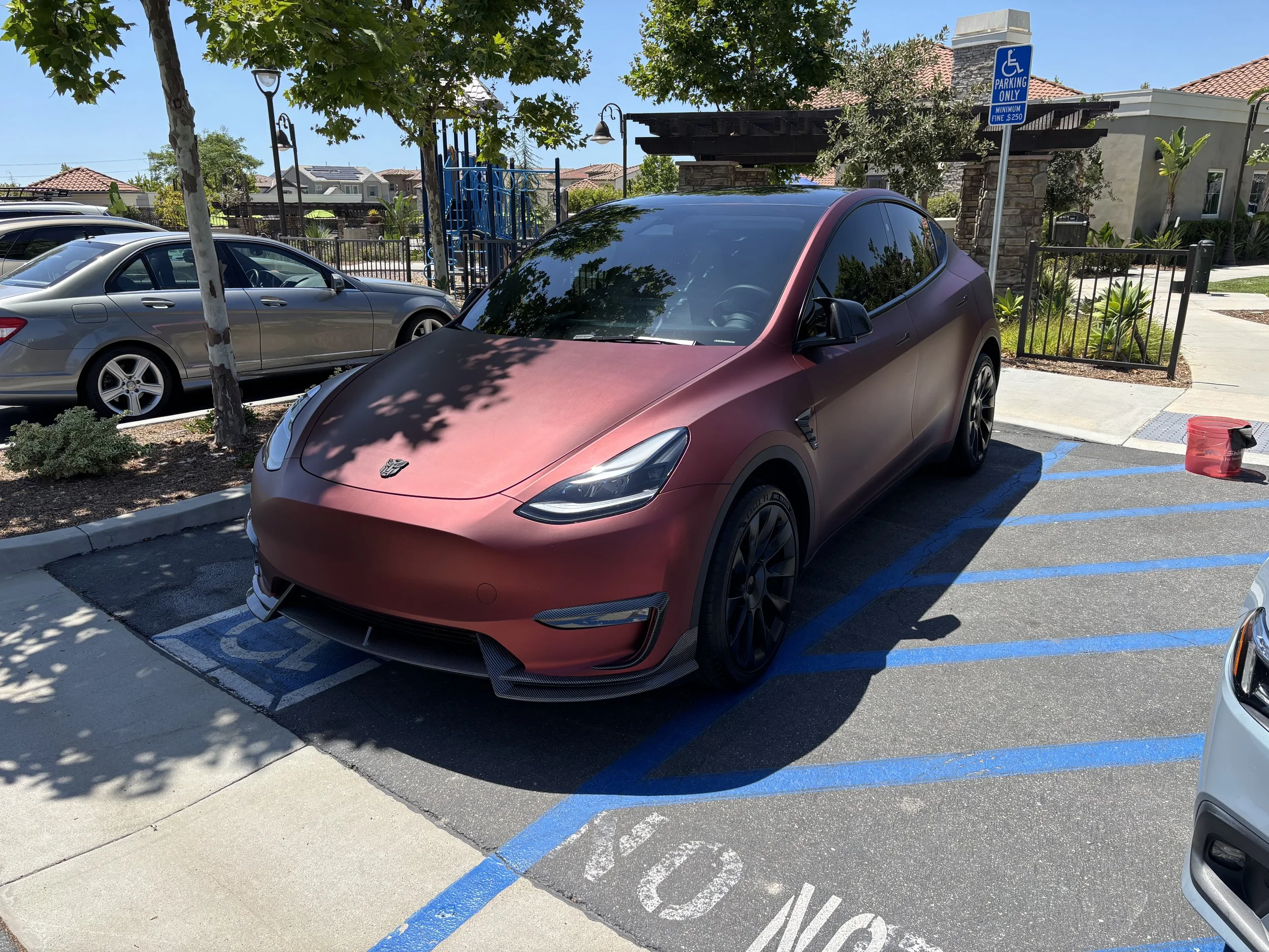 Exterior Wash & Interior Cleaning Tesla Lake Forest
