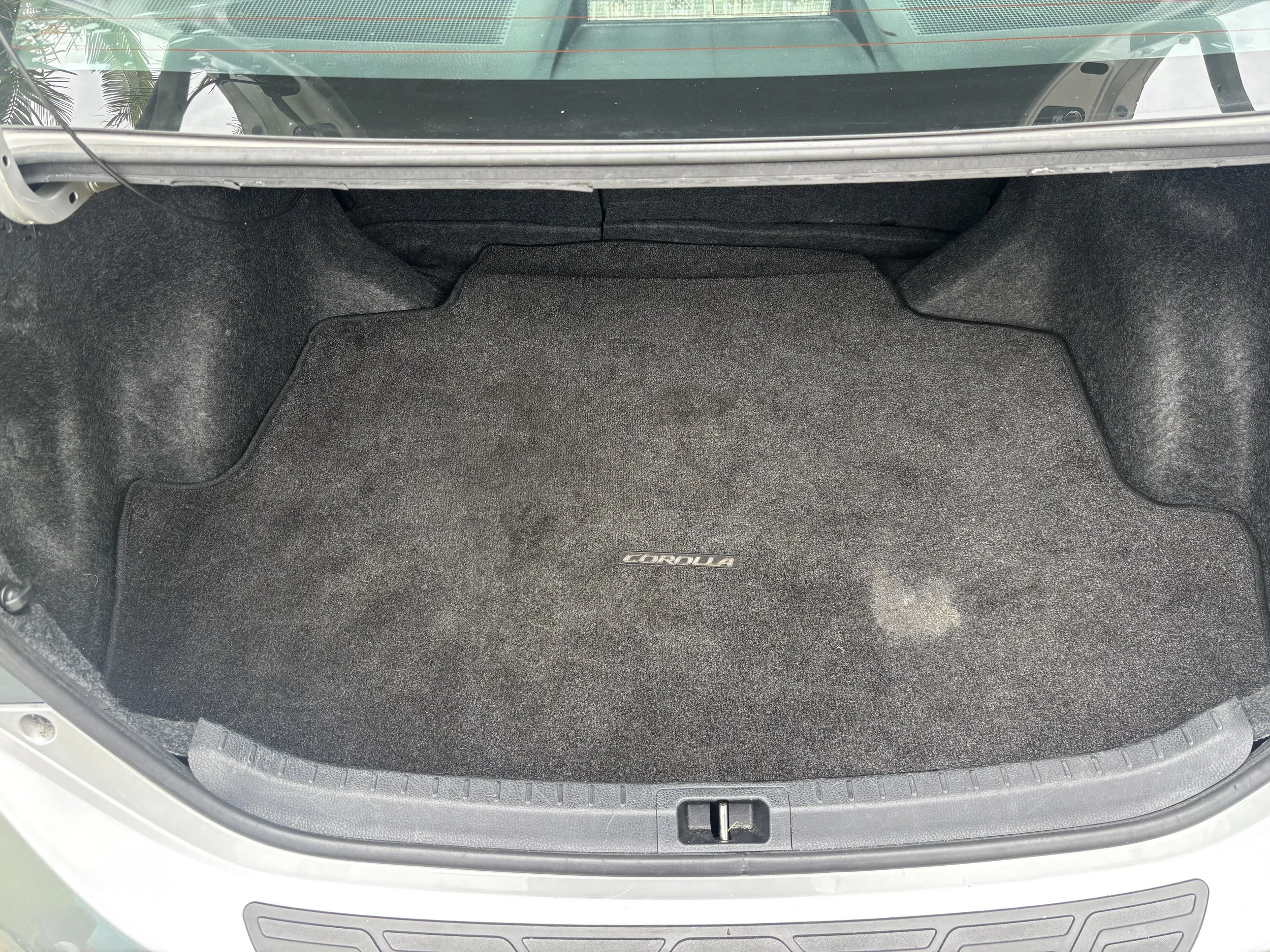 Trunk Cleaned out, vacuumed Toyota corolla