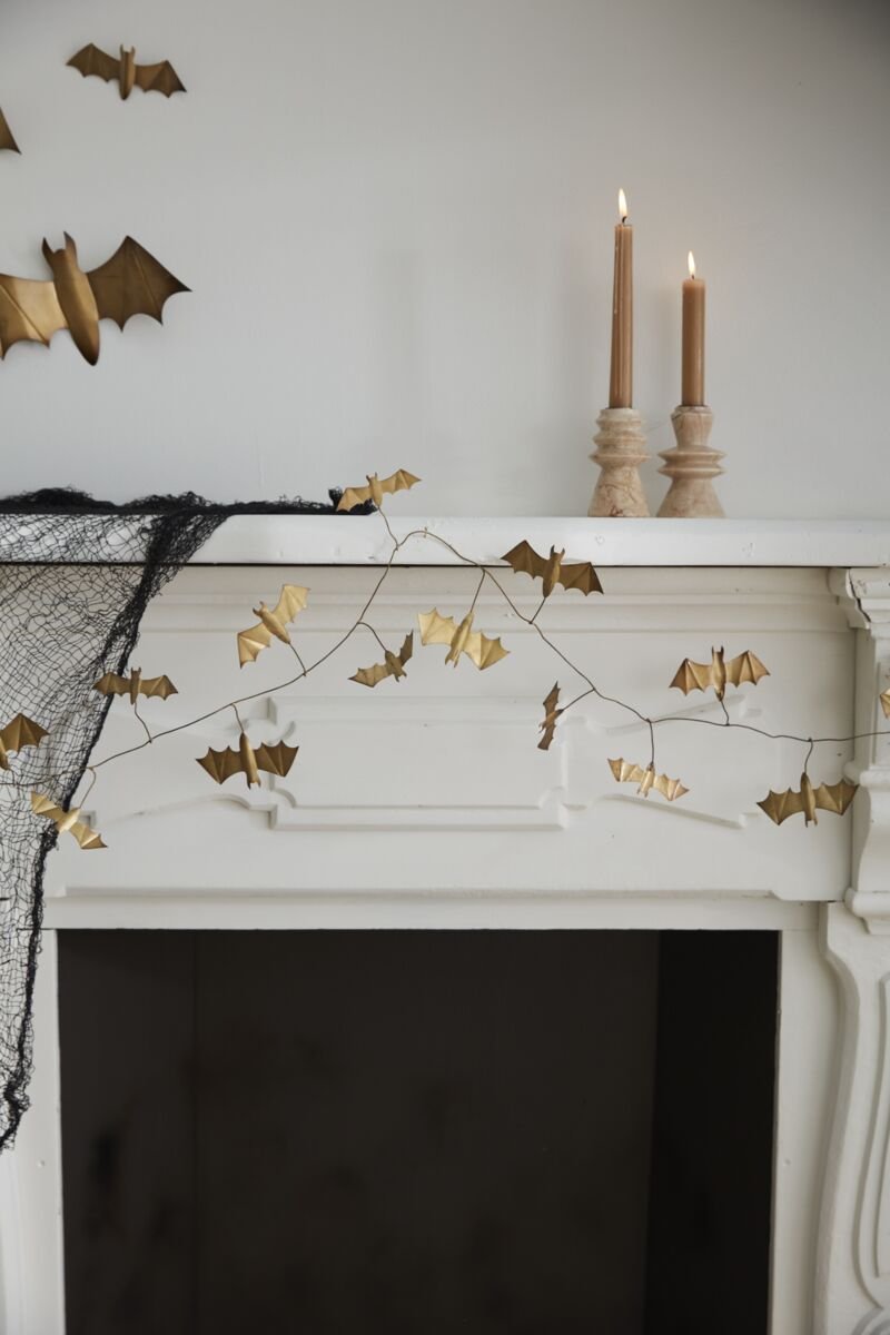 wingedbatgarland_1_.jpg