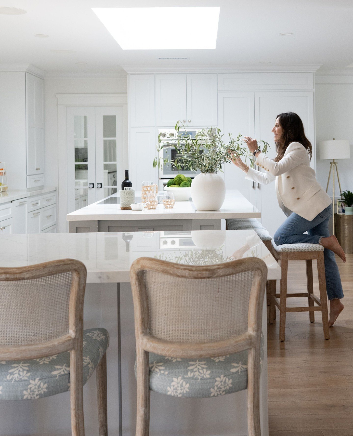 Todays topic: Kitchen counter stools

In high-traffic zones like the kitchen, durability is just as important as design. We selected a coordinating high-performance fabrics for these counter stools that stands up to daily wear while maintaining a sof