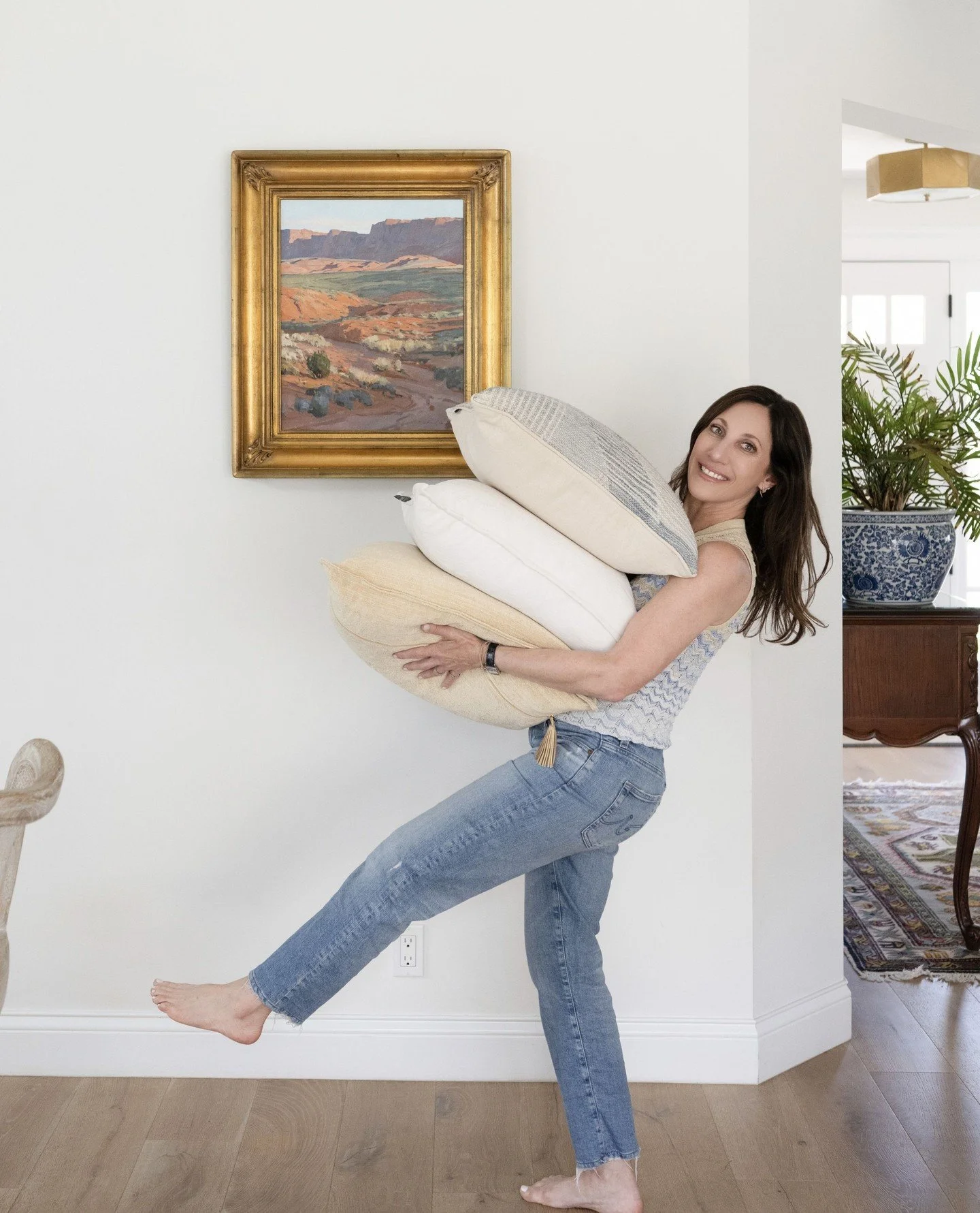 Friday feels: swapping paperwork for pillows.⁠
Wishing you a happy weekend from J. Harkavy Interiors!⁠
⁠
⁠
⁠
⁠
⁠
Photographer: @dellaripa.photography⁠
⁠
⁠
⁠
⁠
⁠
⁠
#jharkavyinteriors #bathroom #bathroomremodel #coastaldesign #coastalliving #palosverde