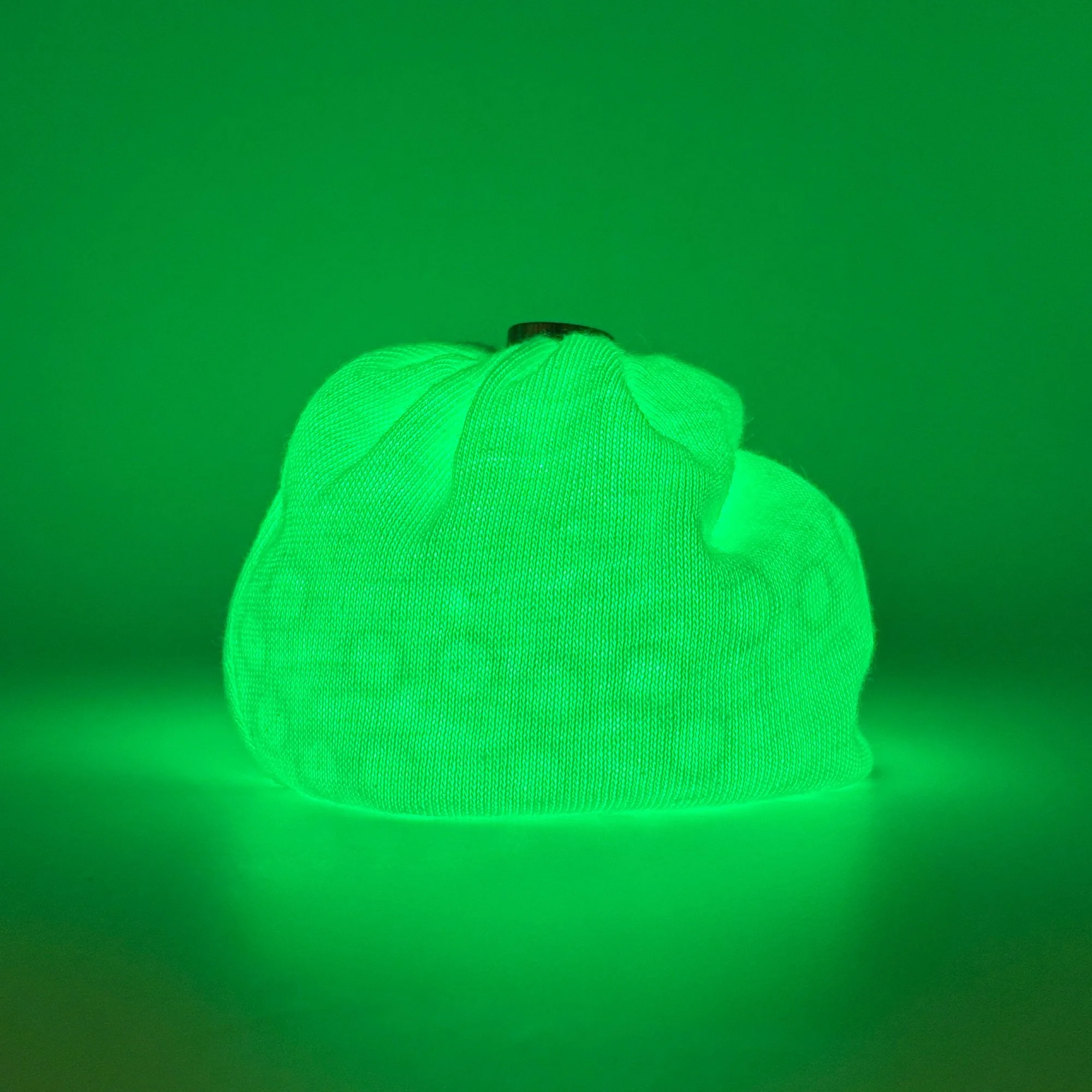 Glow bags dropping tonight! Midnight eastern. Details below. 

Panels: 2

Size: 2.25 in

Filling: 40 grams plastic beads

Fullness: 55% Full

These bags are made by an incredible freestyler and creative pioneer who is always exploring whats possible 