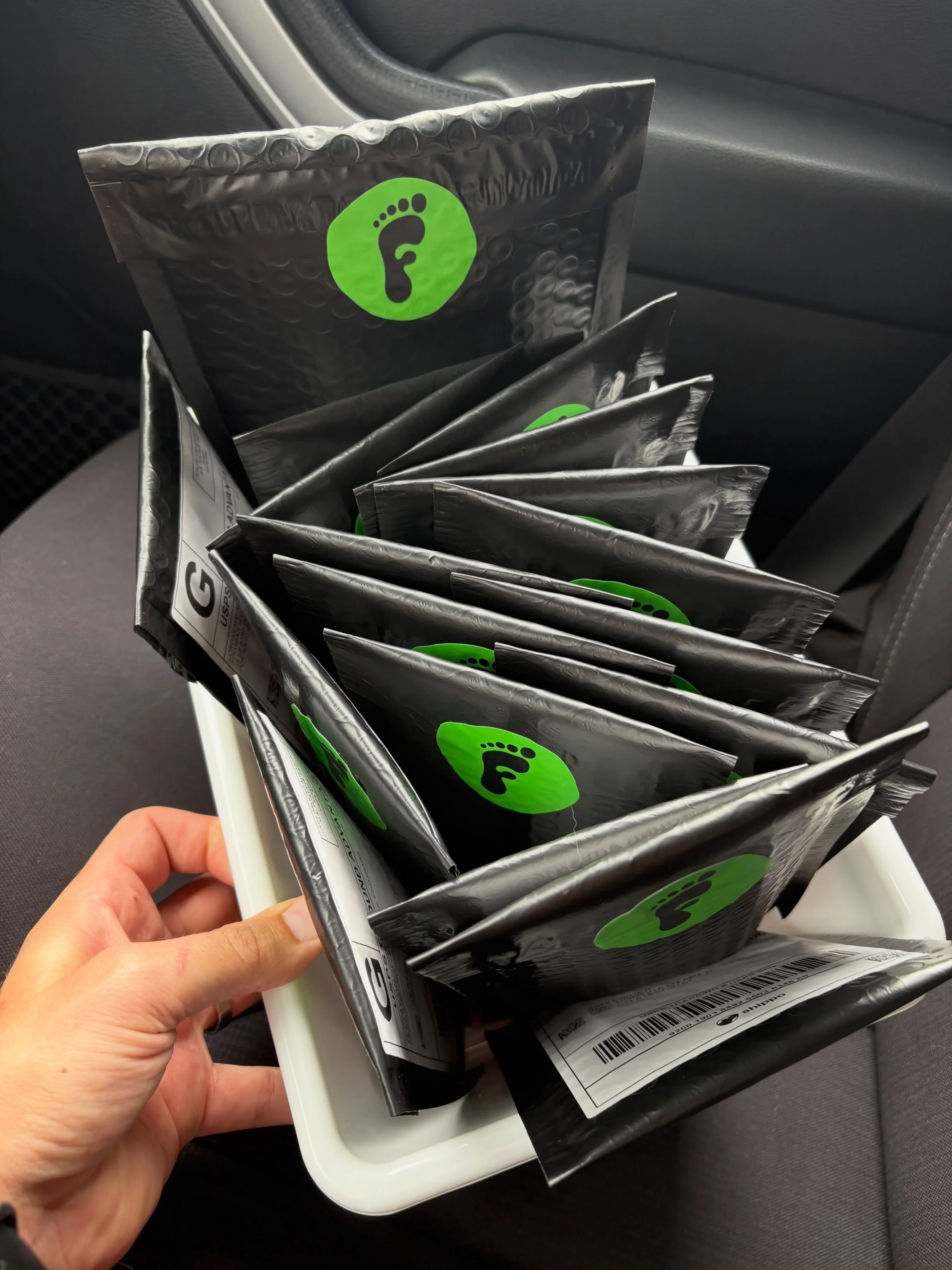 All your orders have shipped!! Check those inboxes for the tracking numbers. Bags will be at your mailbox before you know it. Thanks so much for the support. I know you will all love your new @macro_footbag