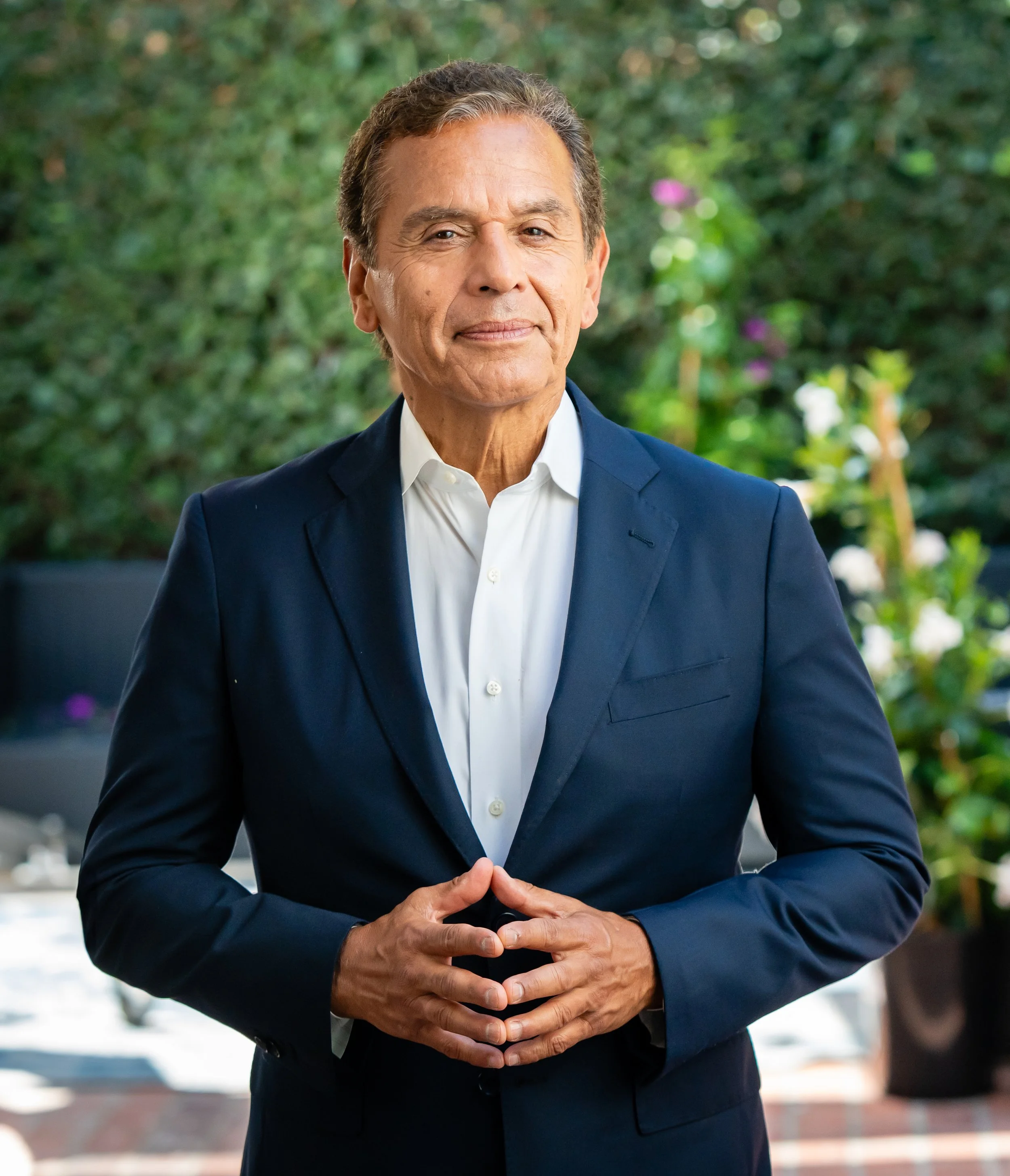 Antonio Villaraigosa Headshot