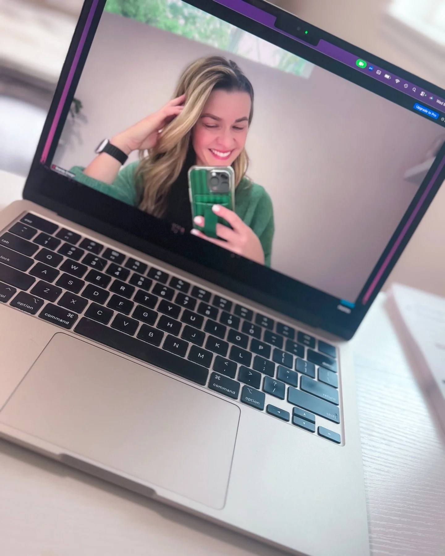 I used to think building a business in the fitness space had to look a certain way&hellip;
⠀⠀⠀⠀⠀⠀⠀⠀⠀
Perfect content.
Perfect body. 
Huge following.
Always on my phone. 
⠀⠀⠀⠀⠀⠀⠀⠀⠀
But this?
This is what it actually looks like for me now.
⠀⠀⠀⠀⠀⠀⠀⠀⠀
&b