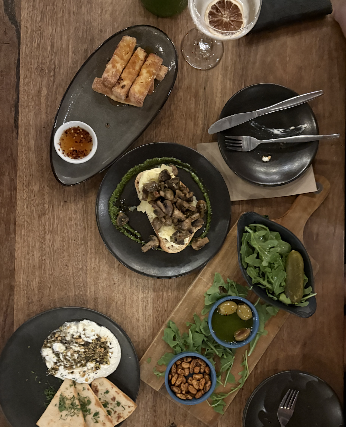 TAPAS &amp; COCKTAILS