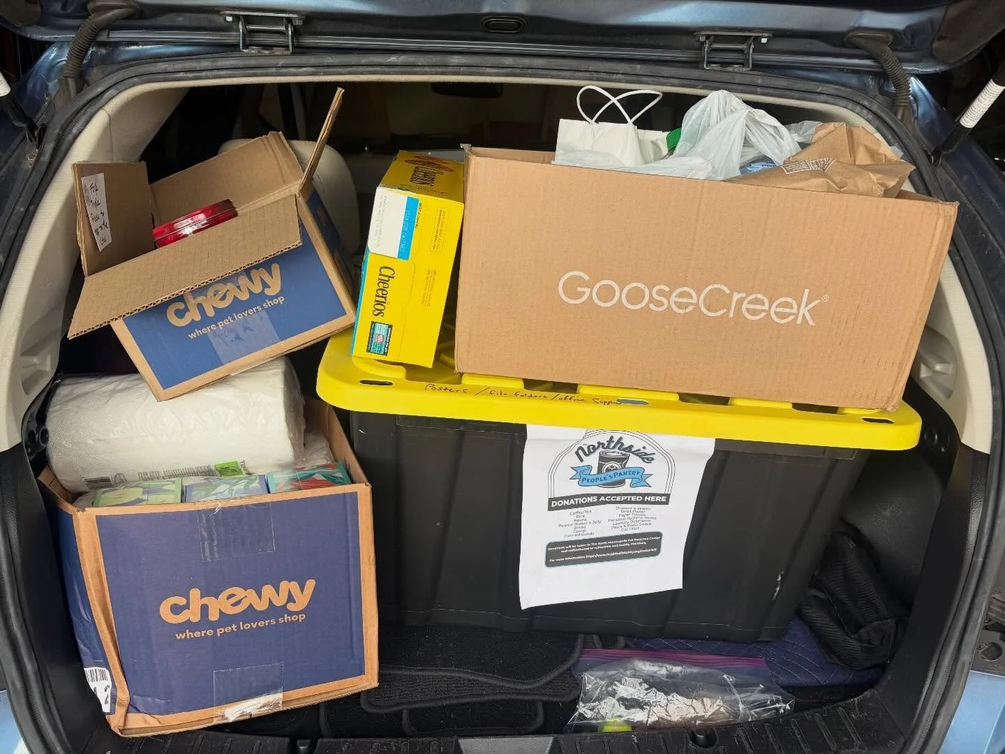 Thank you @shelllakearts for an absolutely charming evening at the Erika Quam Memorial Theatre. And big thanks to everyone who brought donations! We filled the car!! Onto @happyproductionsstudios to play with @redrossi from 2-4 in Cambridge, MN  toda