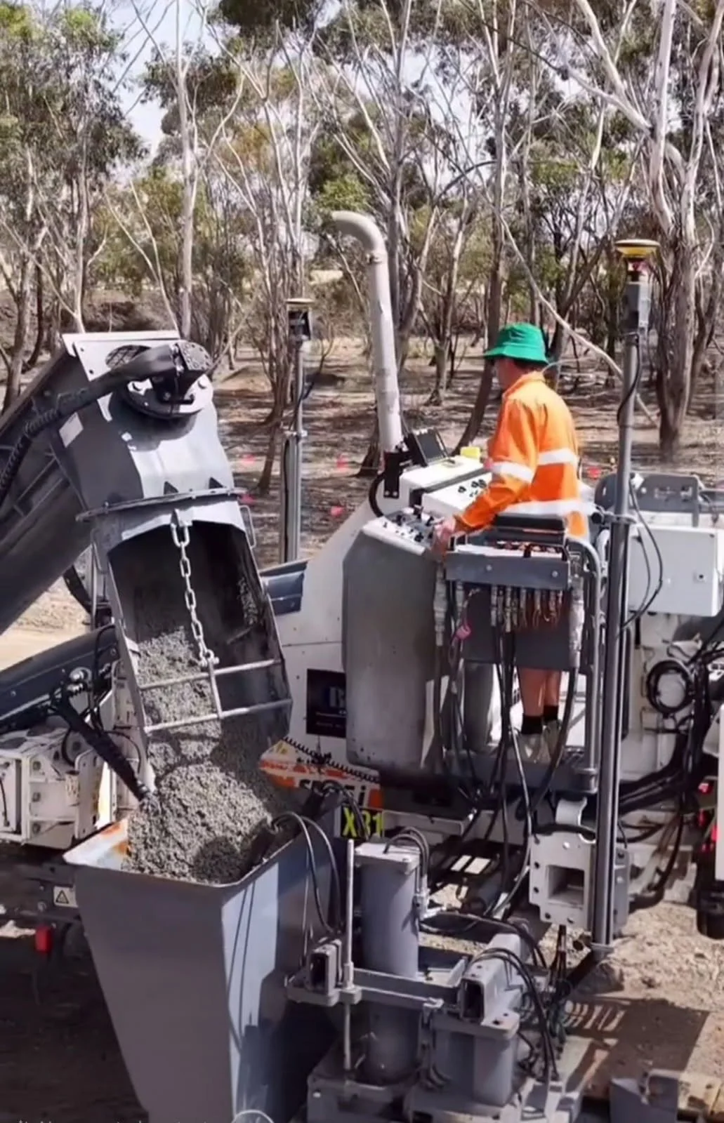 Slipform paver installation in rural Queensland. Slipform feedbunk installation. Continuous poured feed bunk for agricultural farmers in QLD