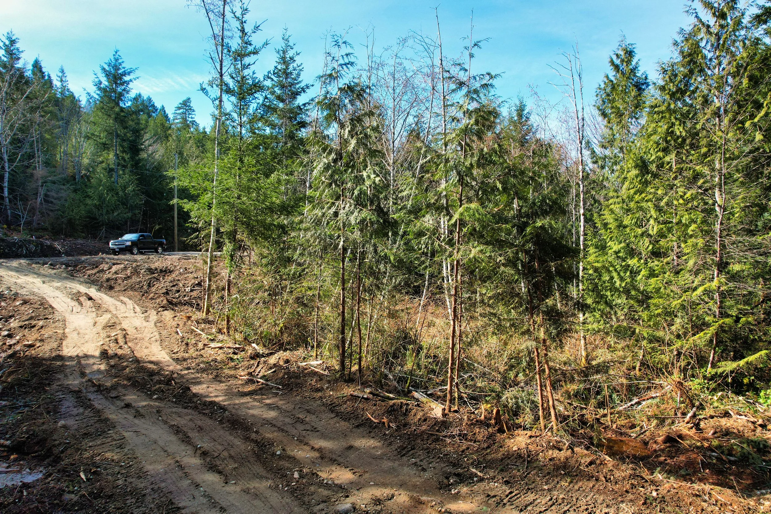 LOT 25 - 18.jpg